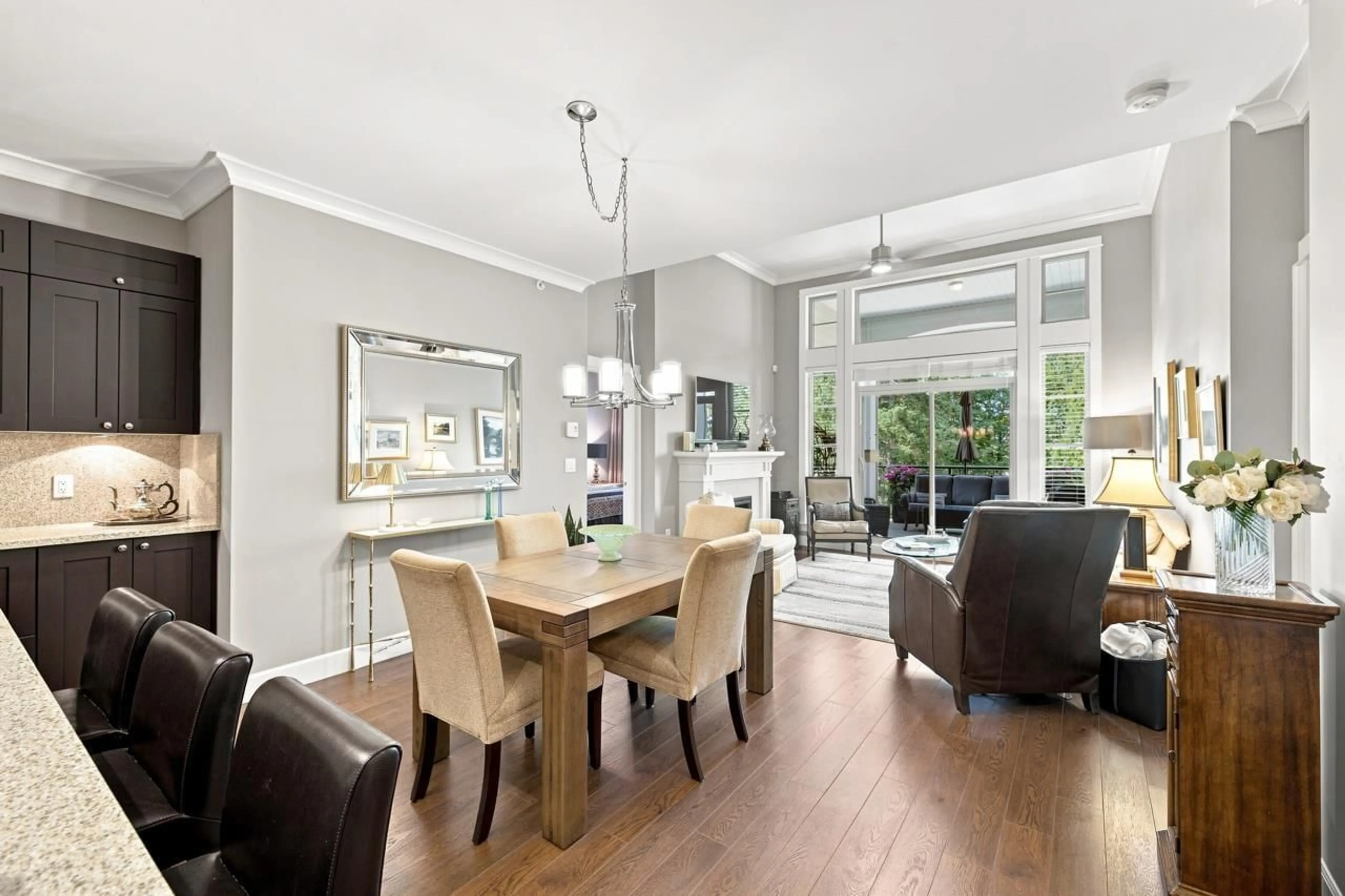 Dining room, wood/laminate floor for 307 - 15175 36 AVENUE, Surrey British Columbia V3Z4R3