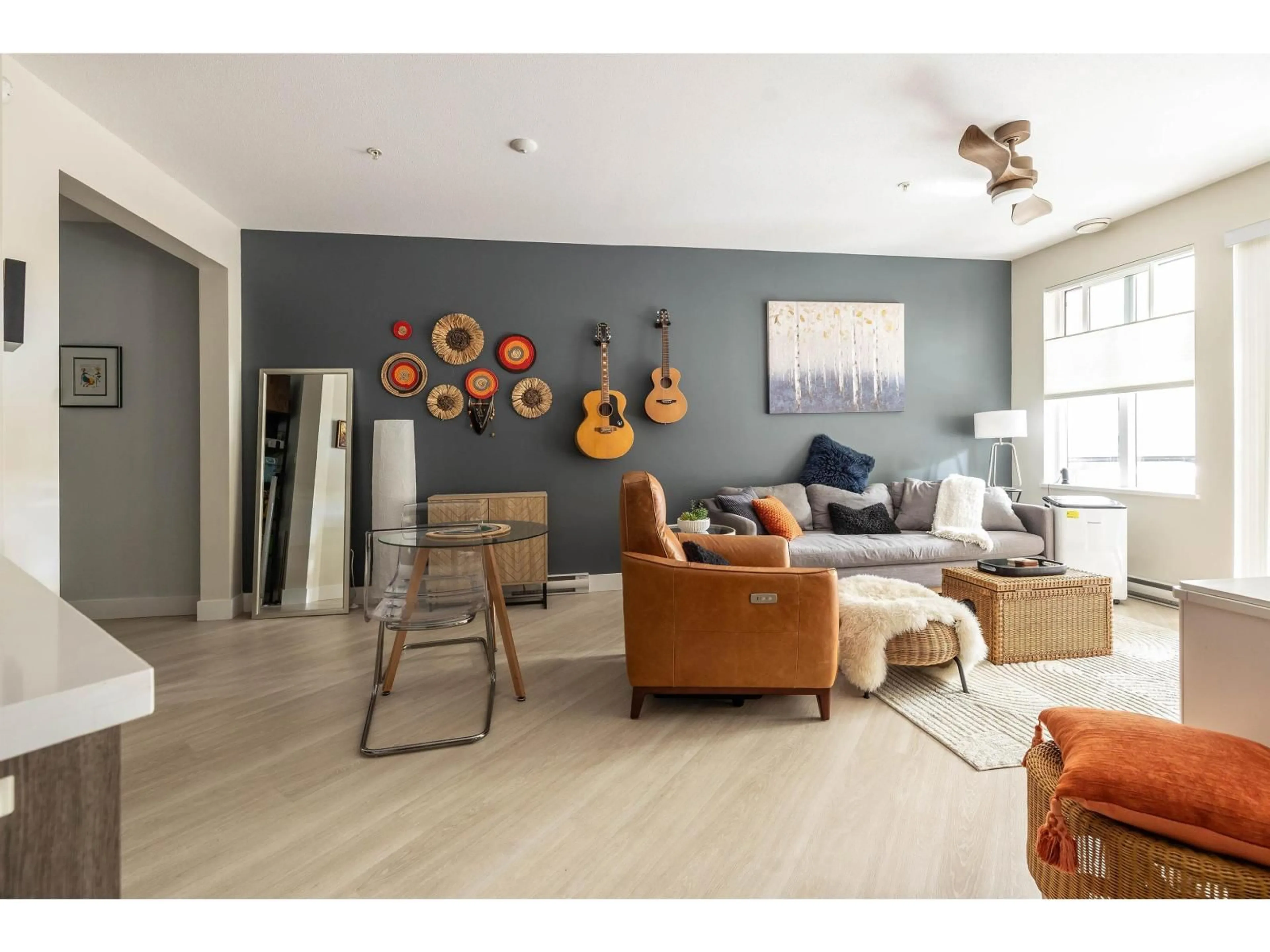 Living room with furniture, wood/laminate floor for 114 - 3323 151 STREET, Surrey British Columbia V3Z0L3