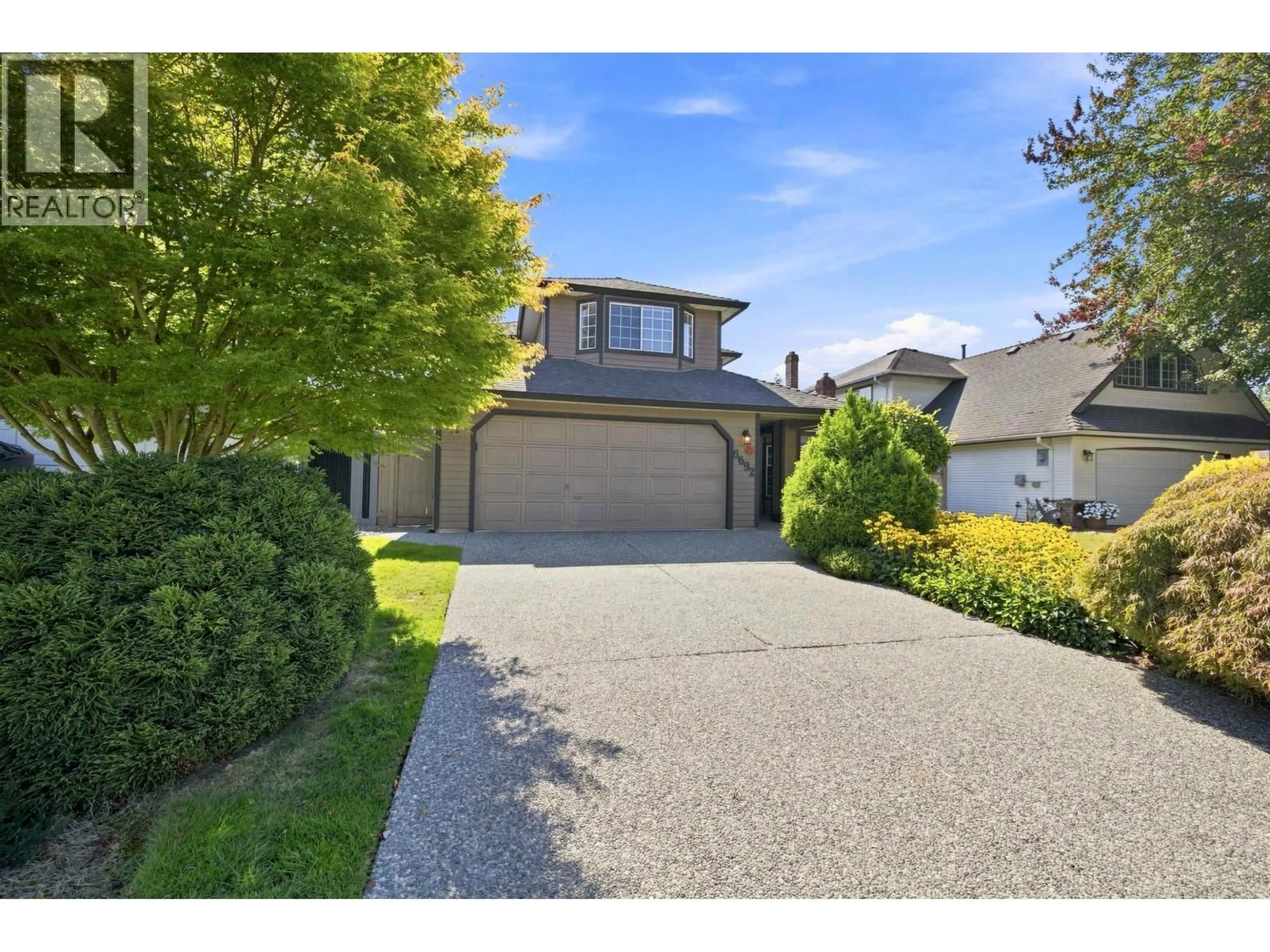 A pic from outside/outdoor area/front of a property/back of a property/a pic from drone, street for 6692 LONDON COURT, Delta British Columbia V4K4W7