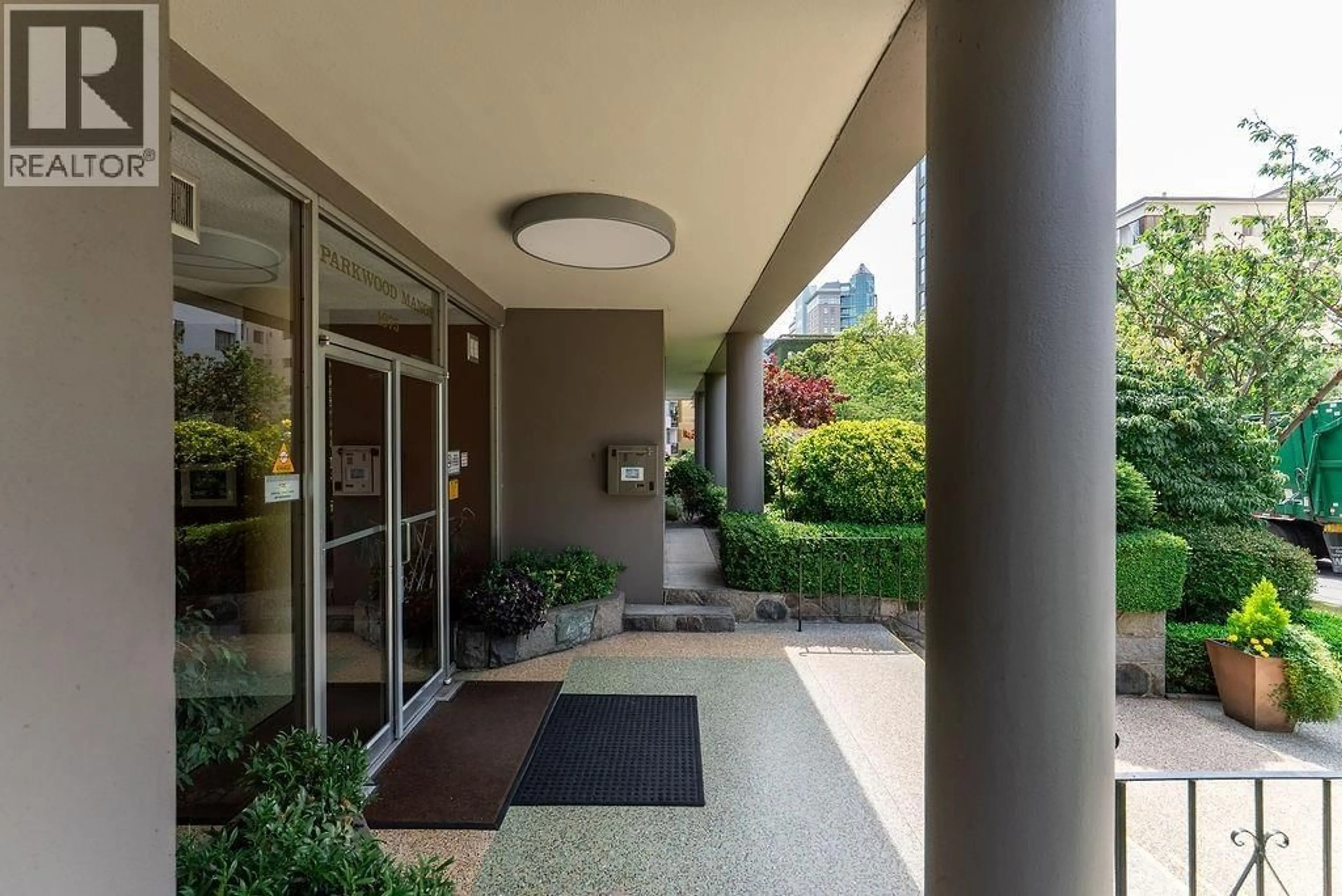 Indoor foyer for 110 - 1975 PENDRELL STREET, Vancouver British Columbia V6G1T6