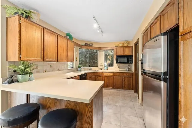 1768 AMBLE GREENE DRIVE, Surrey 5
