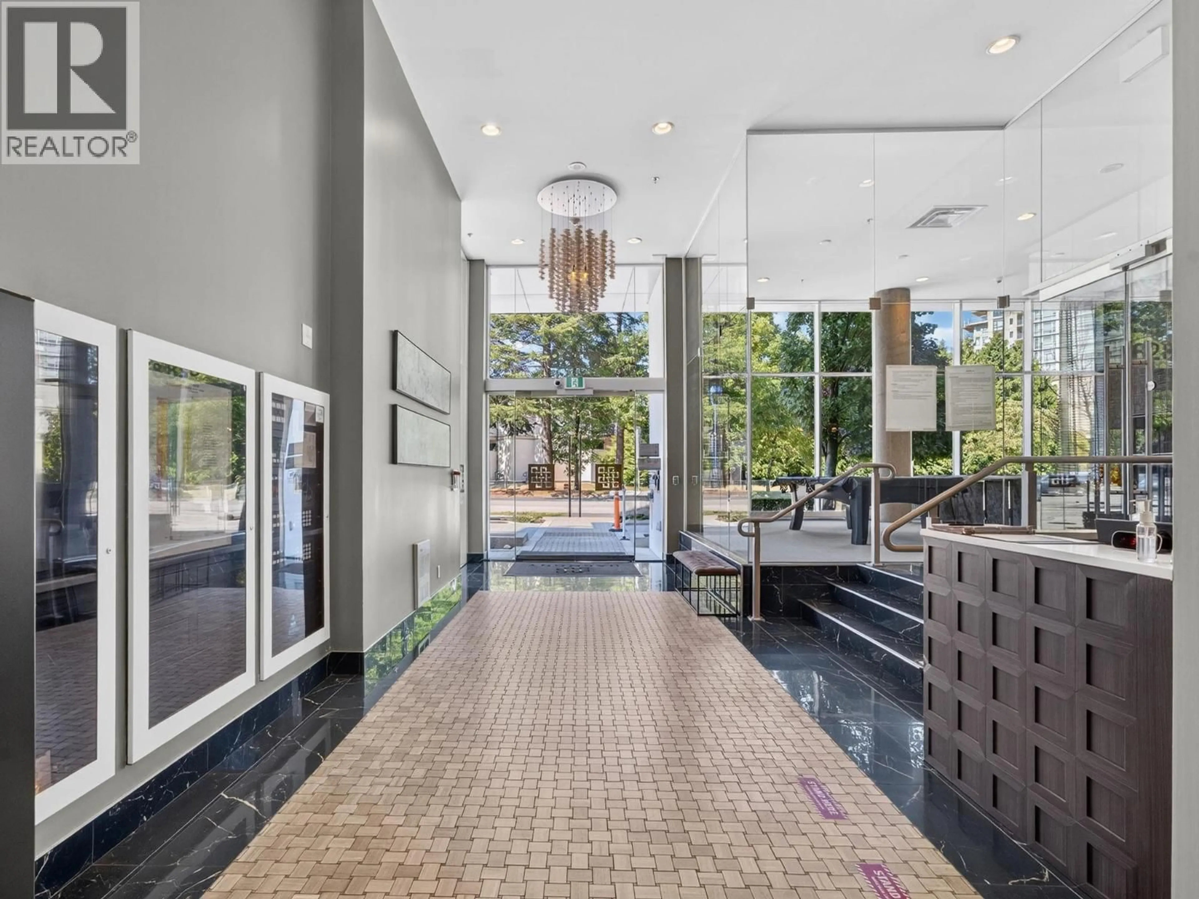 Indoor foyer for 1005 - 8288 GRANVILLE AVENUE, Richmond British Columbia V6Y0H6