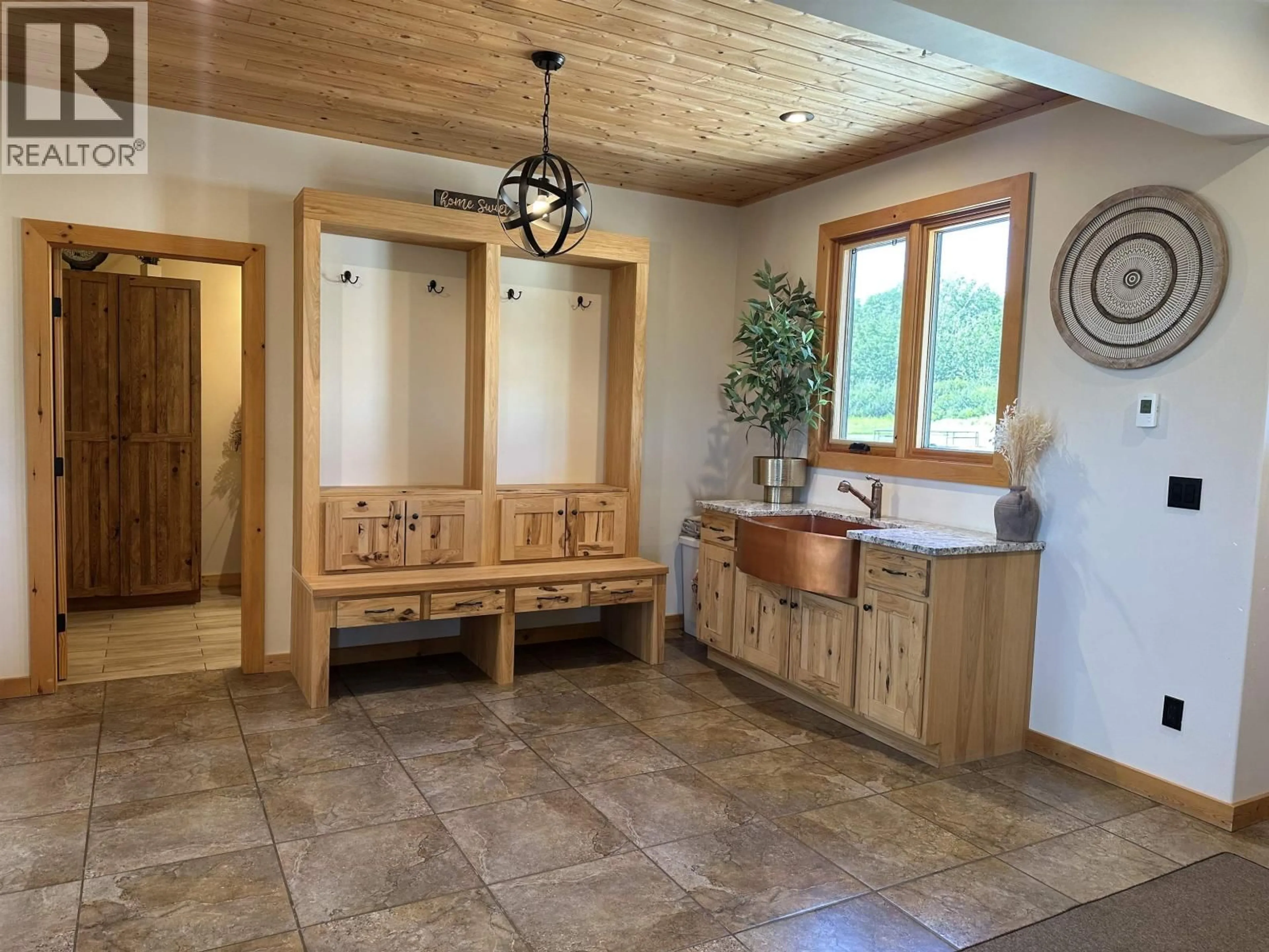 Indoor entryway for 16767 277 ROAD, Fort St. John British Columbia V0C1Y0