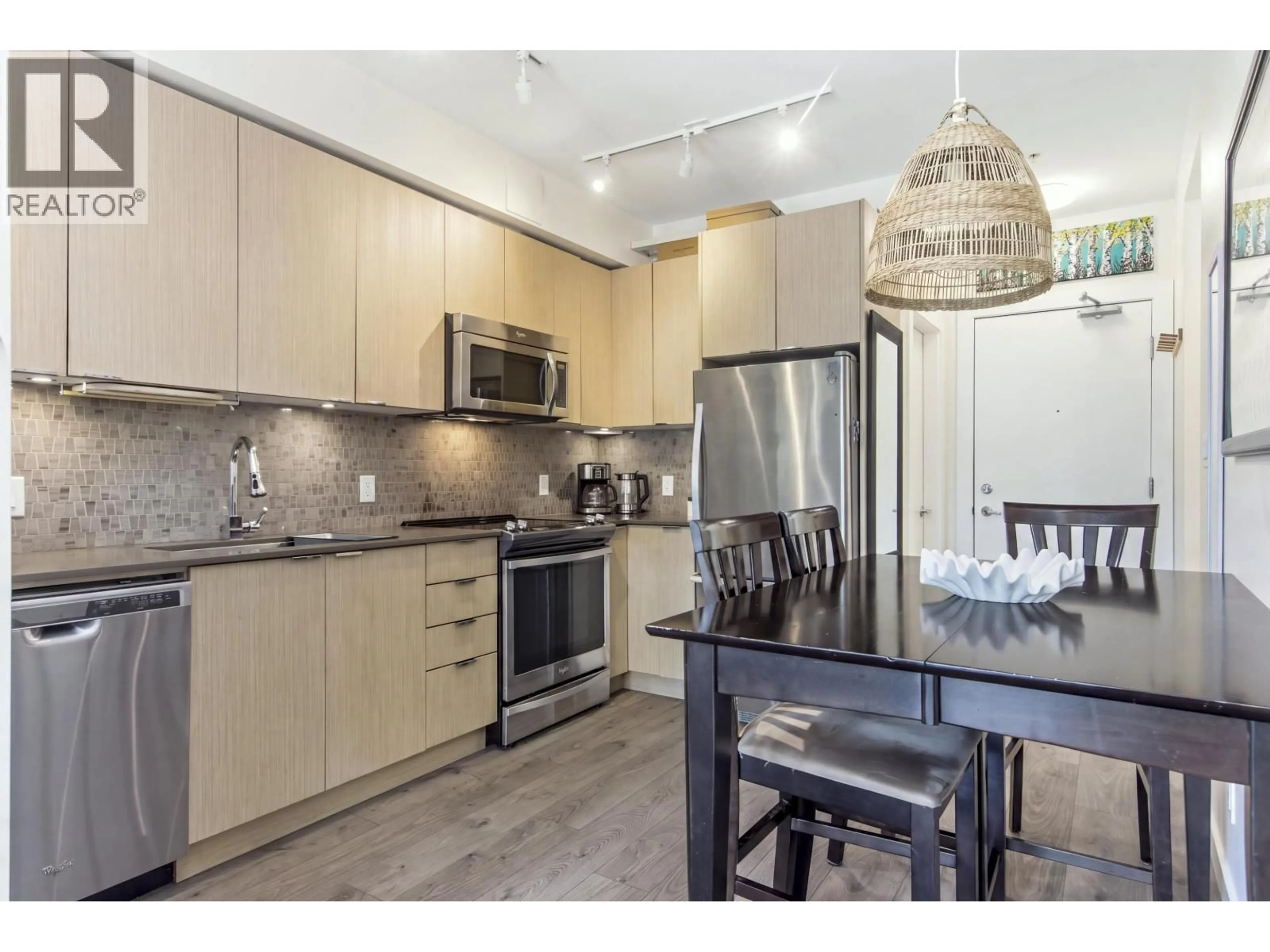 Open concept kitchen, unknown for 310 - 1150 BAILEY STREET, Squamish British Columbia V8B0R4