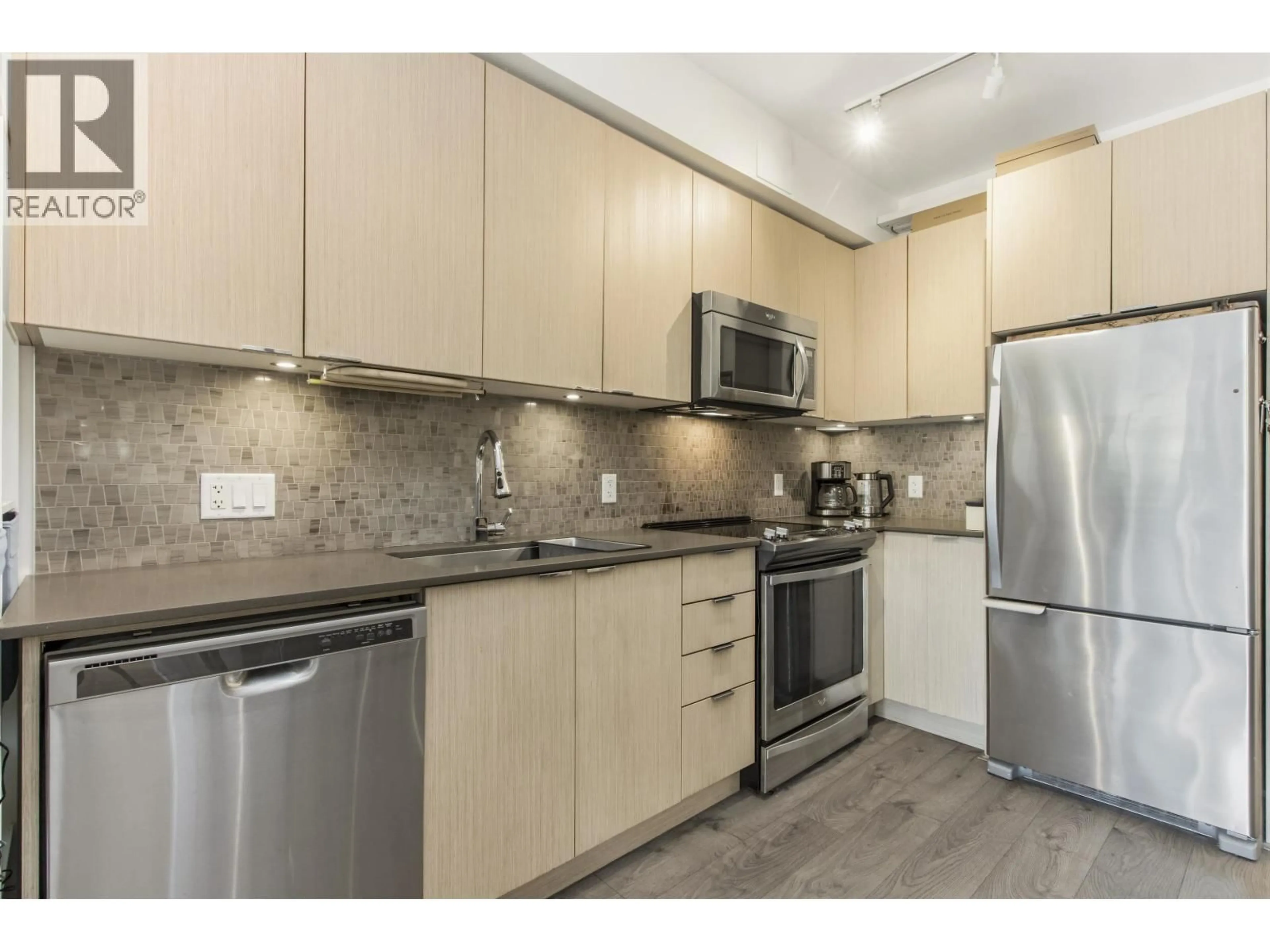 Standard kitchen, unknown for 310 - 1150 BAILEY STREET, Squamish British Columbia V8B0R4
