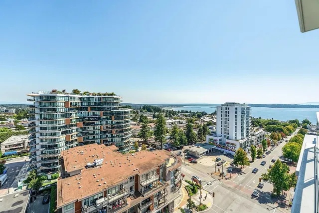 1302 - 1441 JOHNSTON ROAD, Surrey 2