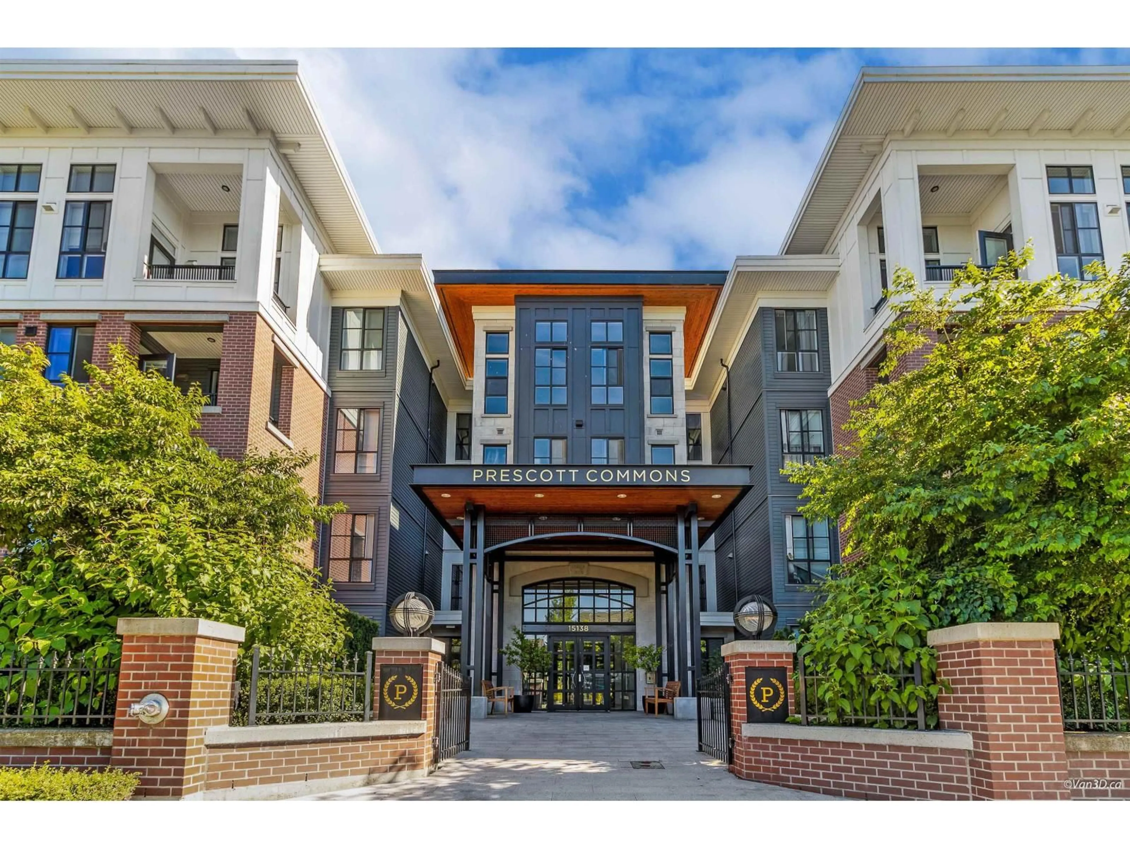 Indoor foyer for 212 - 15138 34TH AVENUE, Surrey British Columbia V3Z0Y5