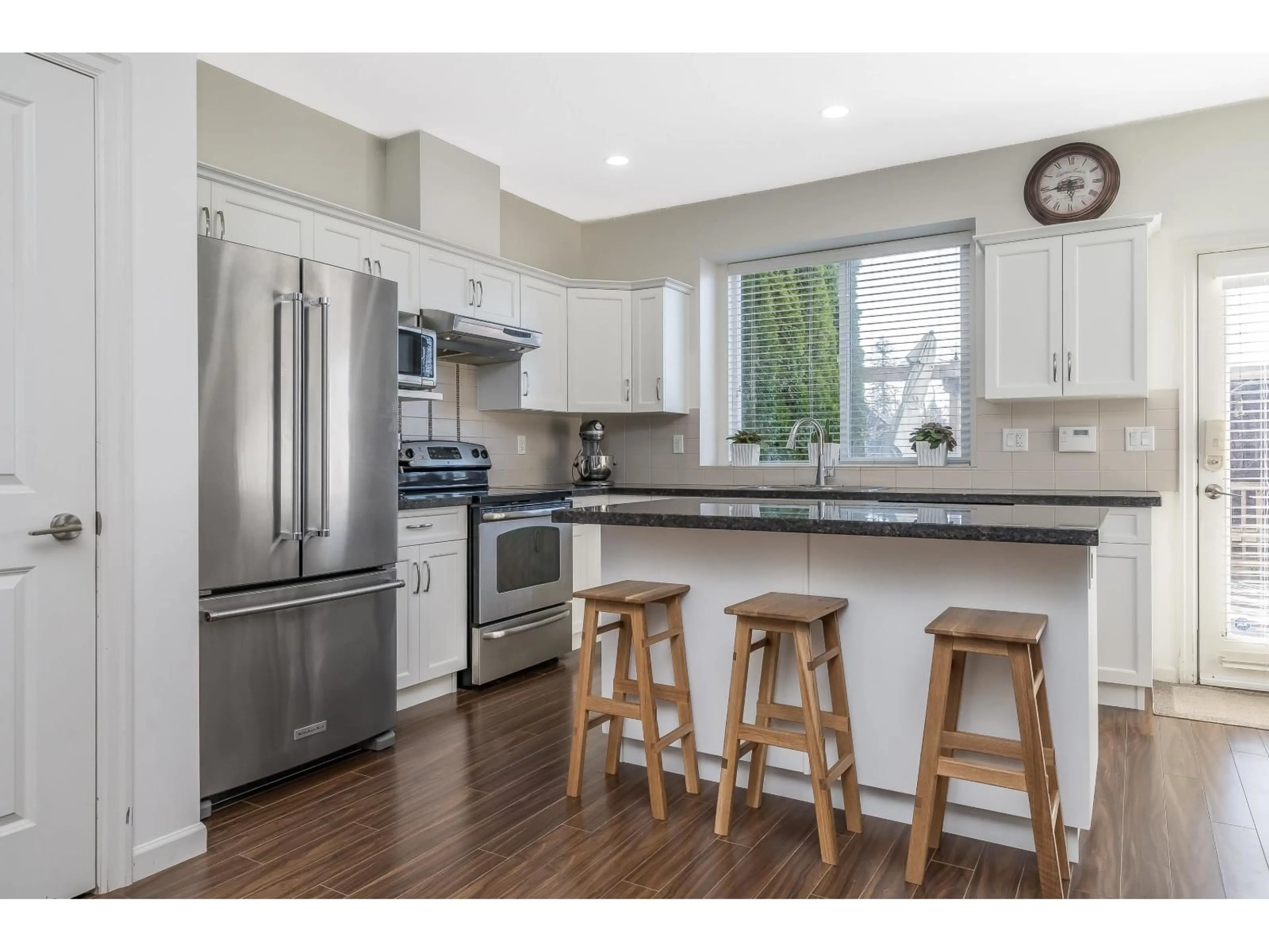 Open concept kitchen, unknown for 20854 72 AVENUE, Langley British Columbia V2Y0J1