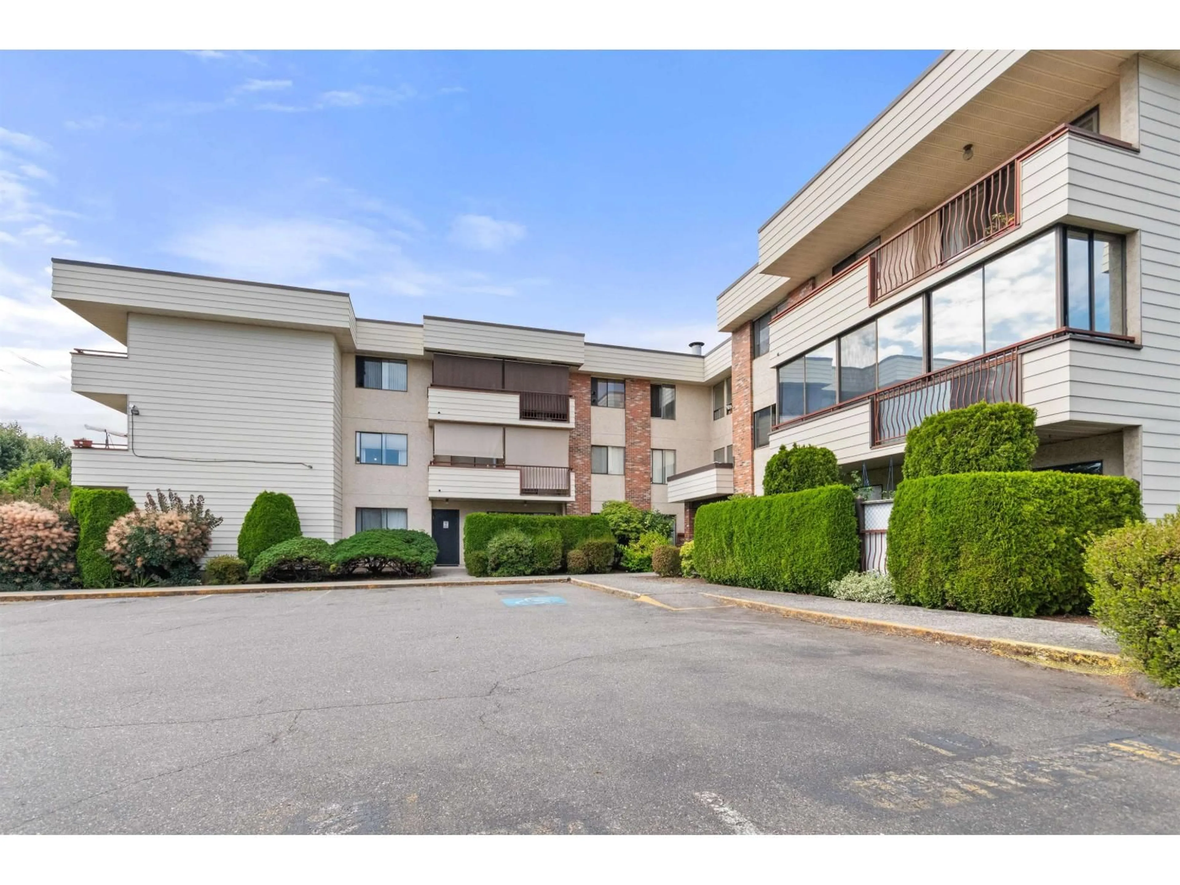 Unknown for 301 - 32885 GEORGE FERGUSON WAY, Abbotsford British Columbia V2S7X1