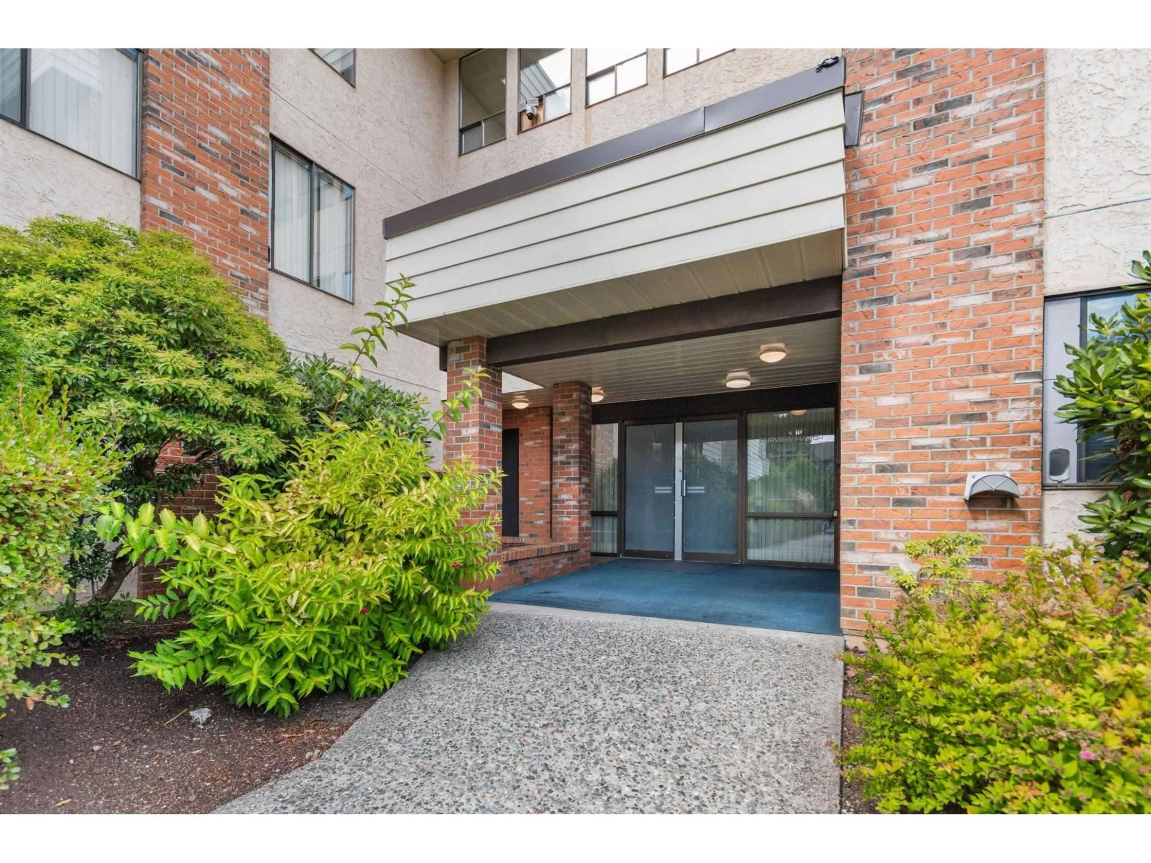 Indoor foyer for 301 - 32885 GEORGE FERGUSON WAY, Abbotsford British Columbia V2S7X1