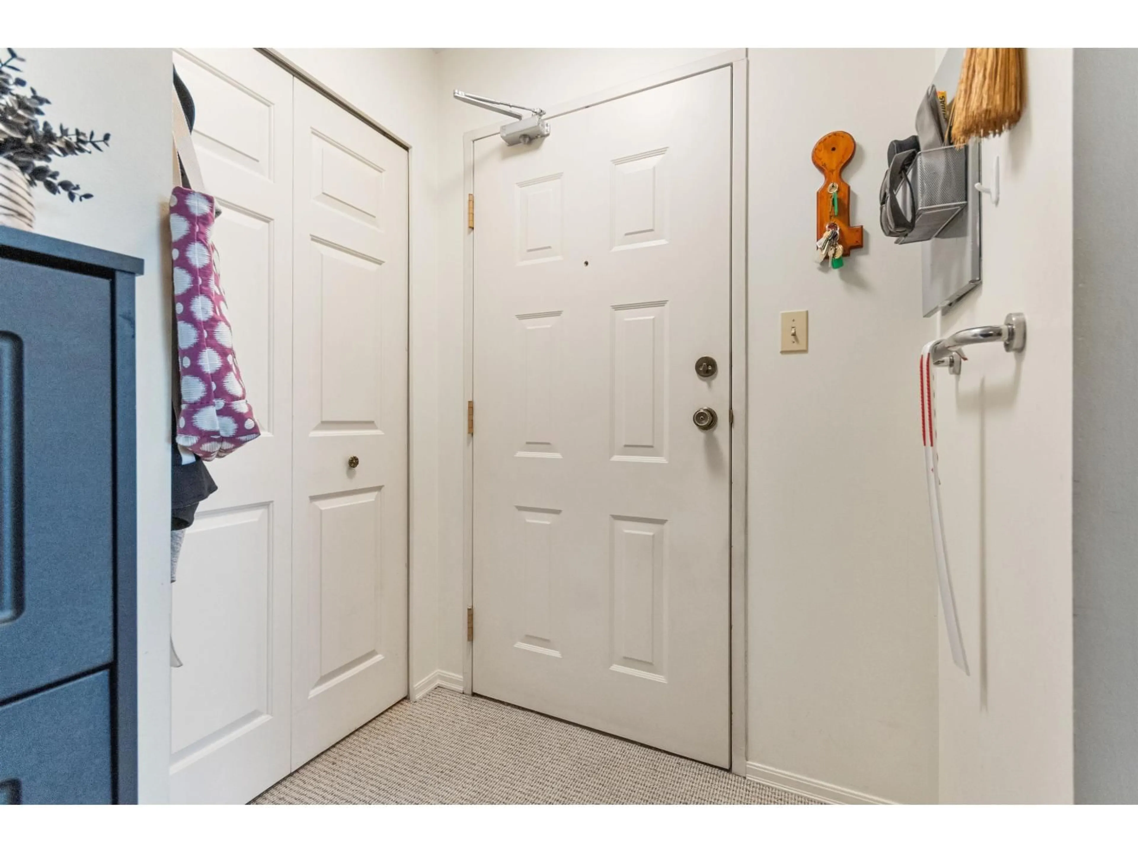 Indoor entryway for 301 - 32885 GEORGE FERGUSON WAY, Abbotsford British Columbia V2S7X1