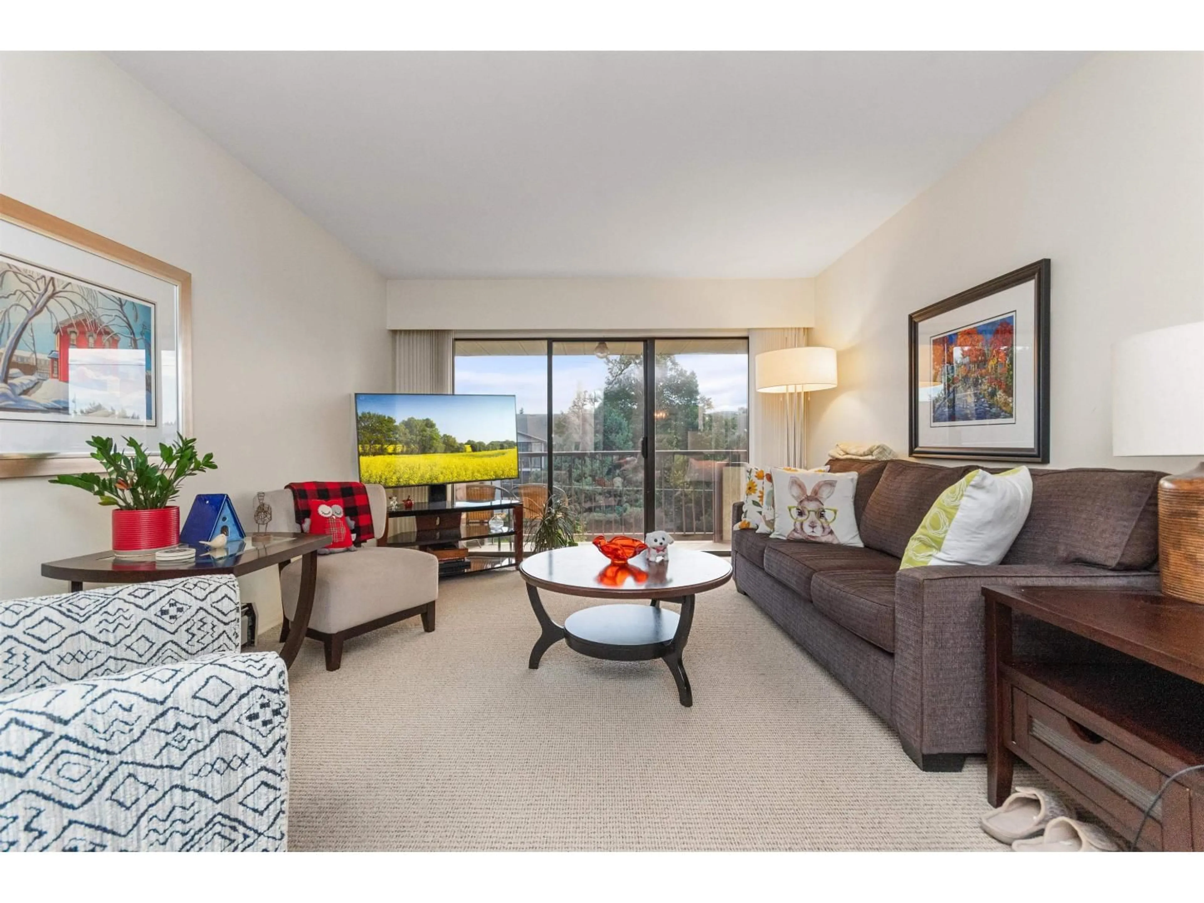 Living room with furniture, unknown for 301 - 32885 GEORGE FERGUSON WAY, Abbotsford British Columbia V2S7X1