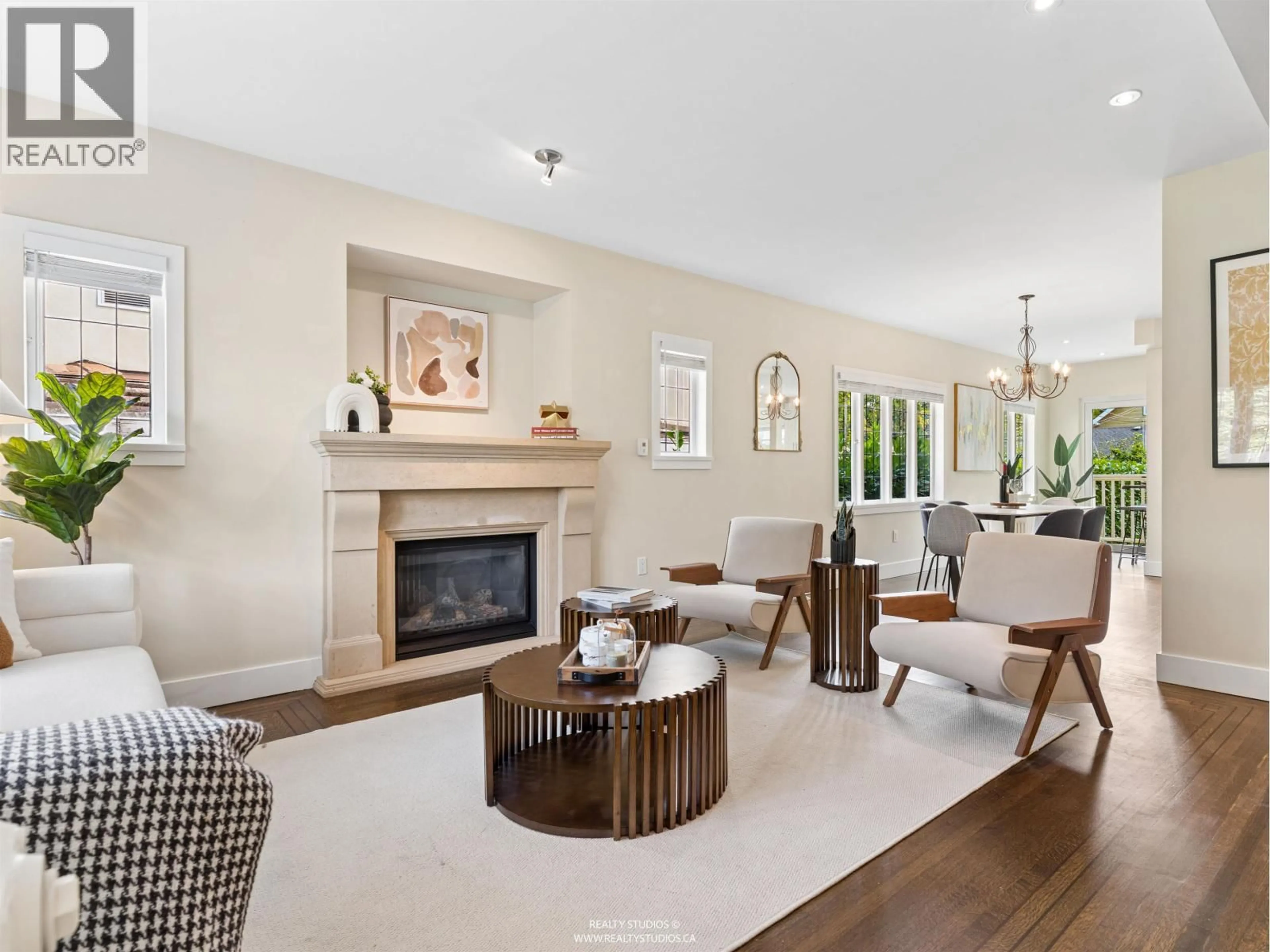 Living room with furniture, unknown for 908 21ST AVENUE, Vancouver British Columbia V5Z1Z1