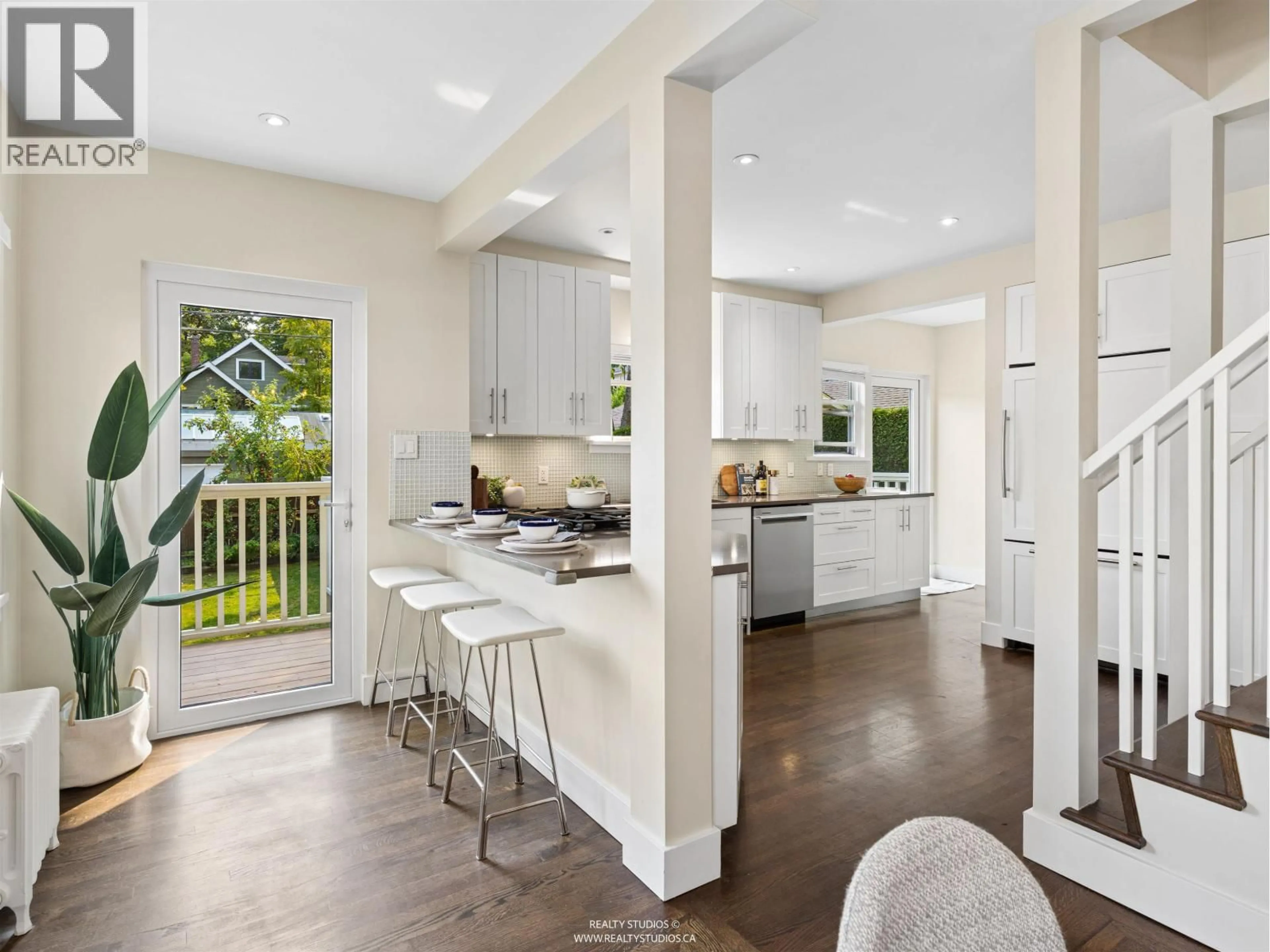 Open concept kitchen, unknown for 908 21ST AVENUE, Vancouver British Columbia V5Z1Z1