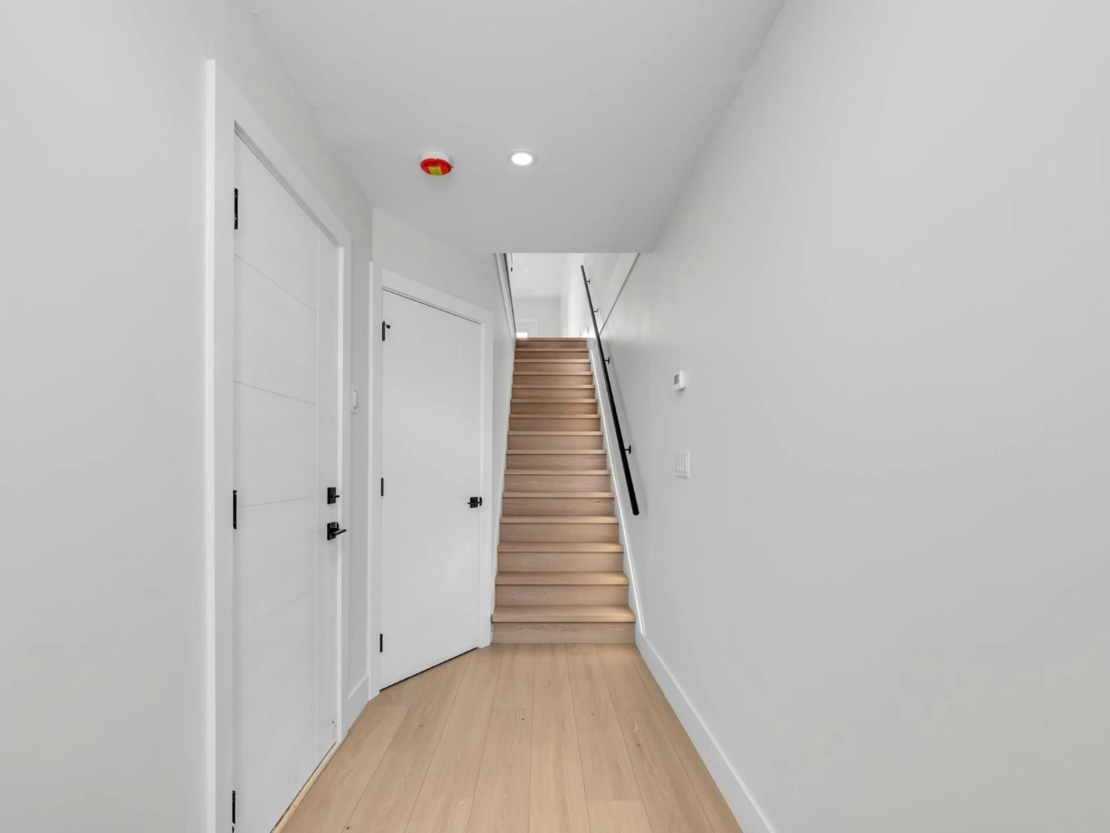 Indoor foyer for 101 - 5737 172 STREET, Surrey British Columbia V3S3Z4