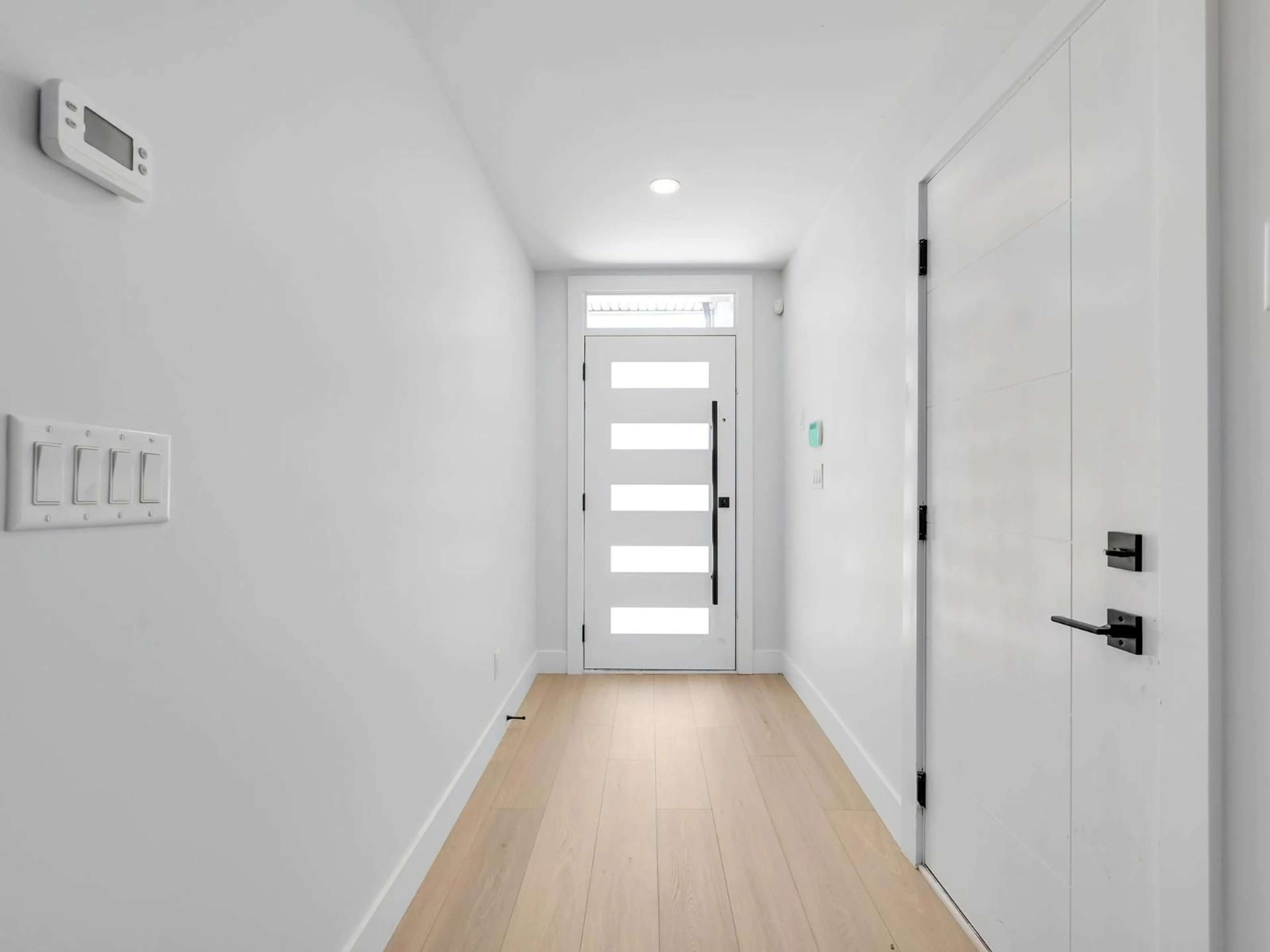 Indoor entryway for 101 - 5737 172 STREET, Surrey British Columbia V3S3Z4