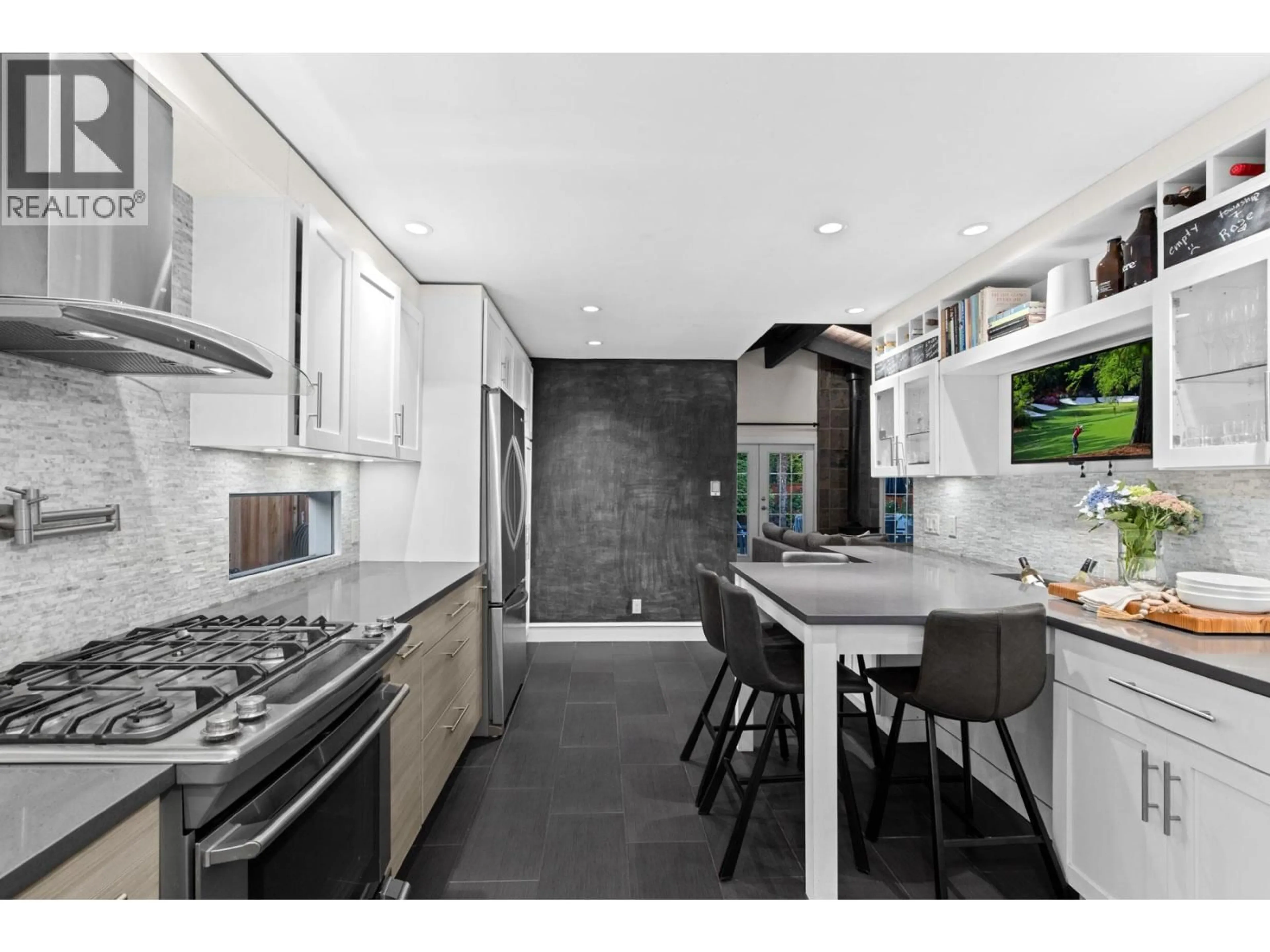 Contemporary kitchen, ceramic/tile floor for 1208 ROSEWOOD CRESCENT, North Vancouver British Columbia V7P1H4
