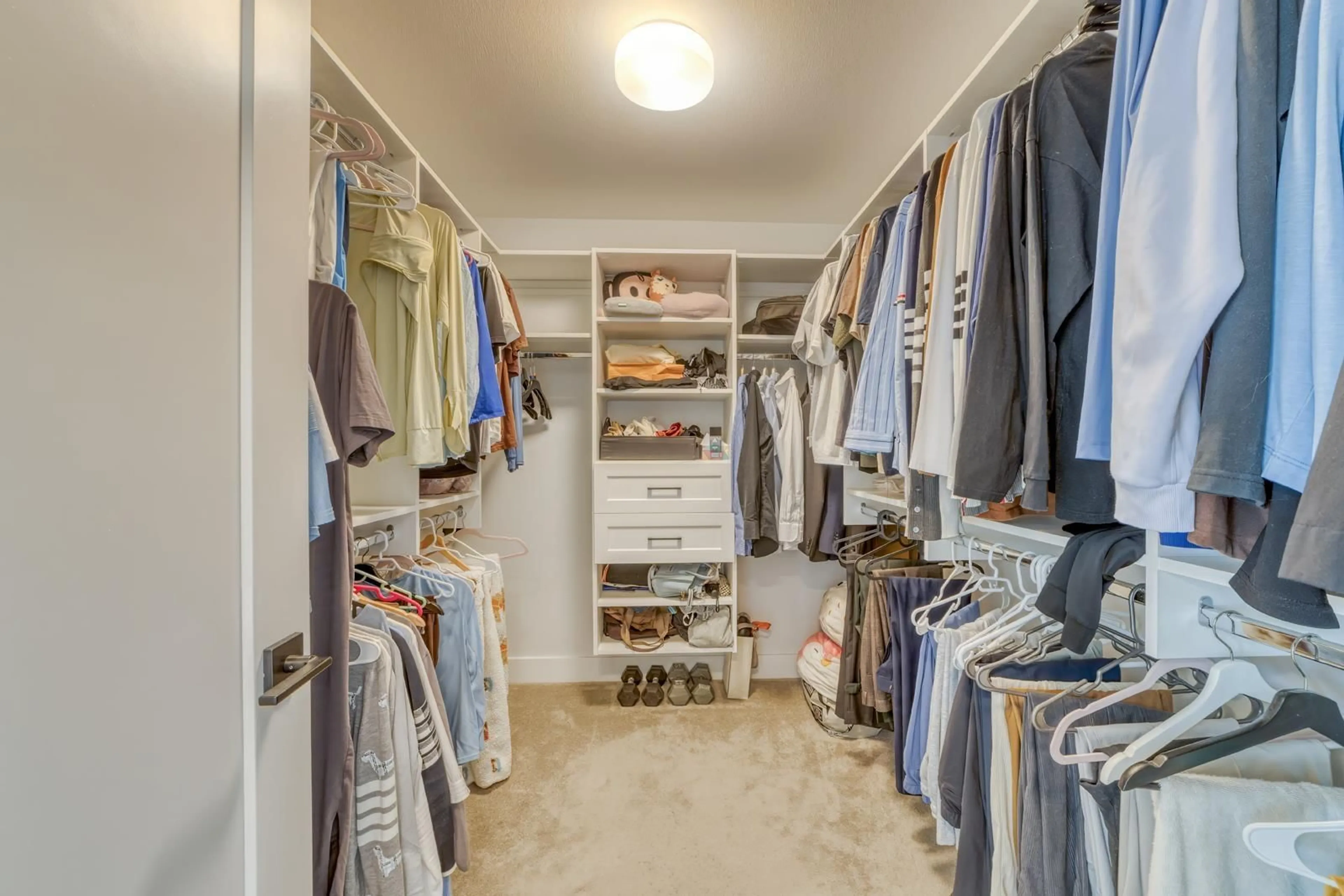 Storage room or clothes room or walk-in closet for 16568 104 AVENUE, Surrey British Columbia V4N6V4