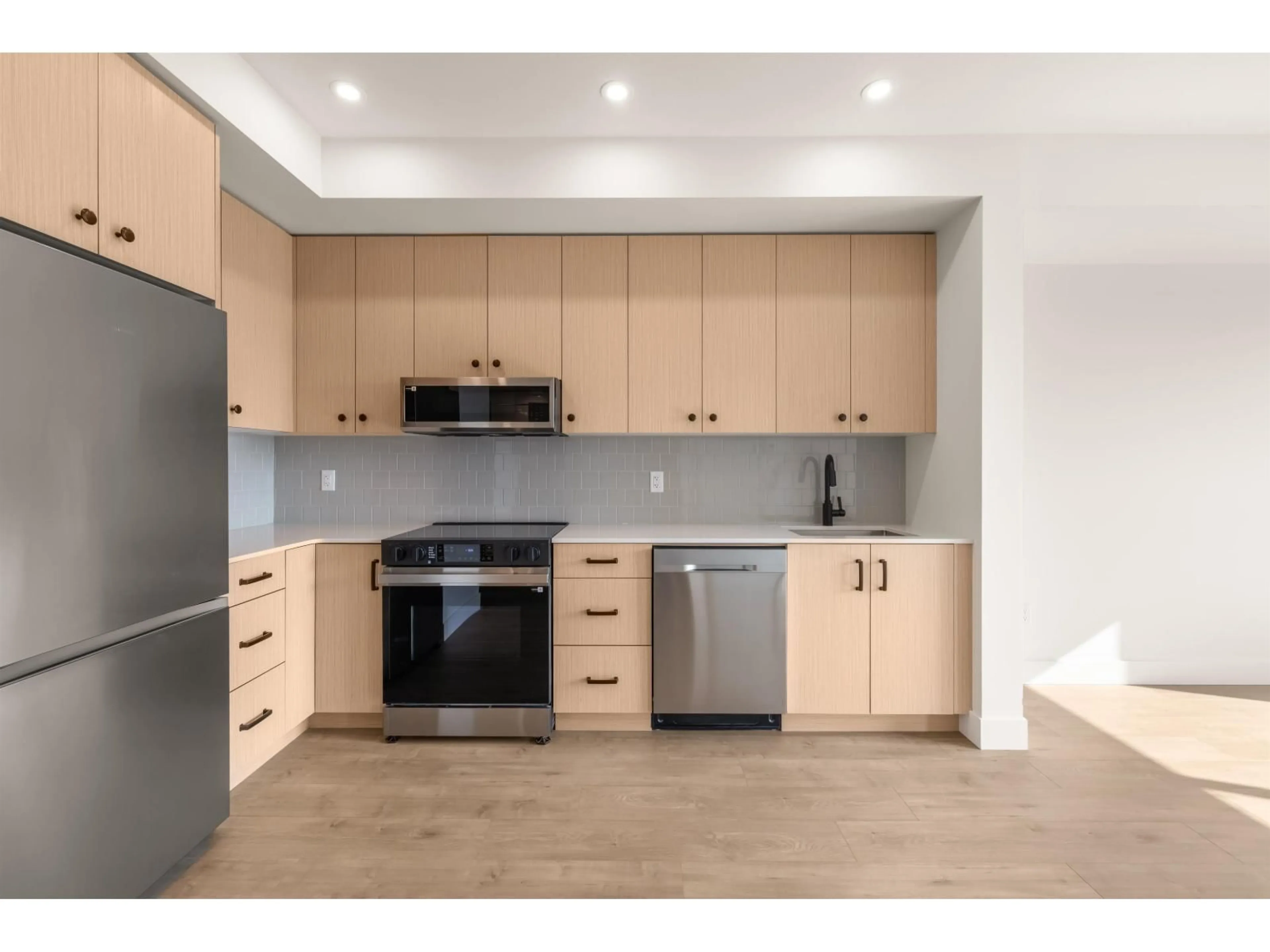 Open concept kitchen, unknown for 311 - 32528 SIMON AVENUE, Abbotsford British Columbia V0V0V0