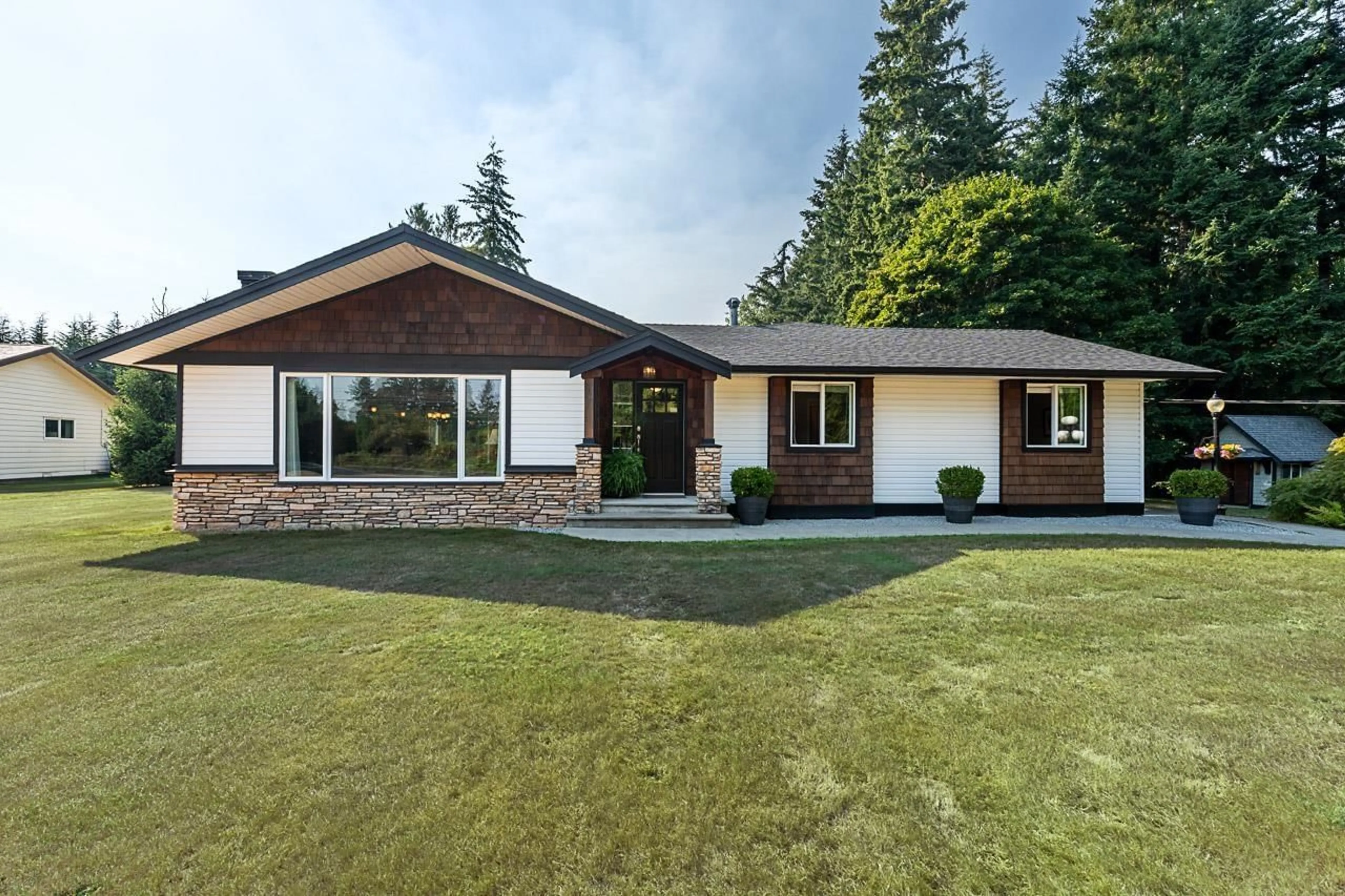 Home with vinyl exterior material, unknown for 5051 236 STREET, Langley British Columbia V2Z2S7