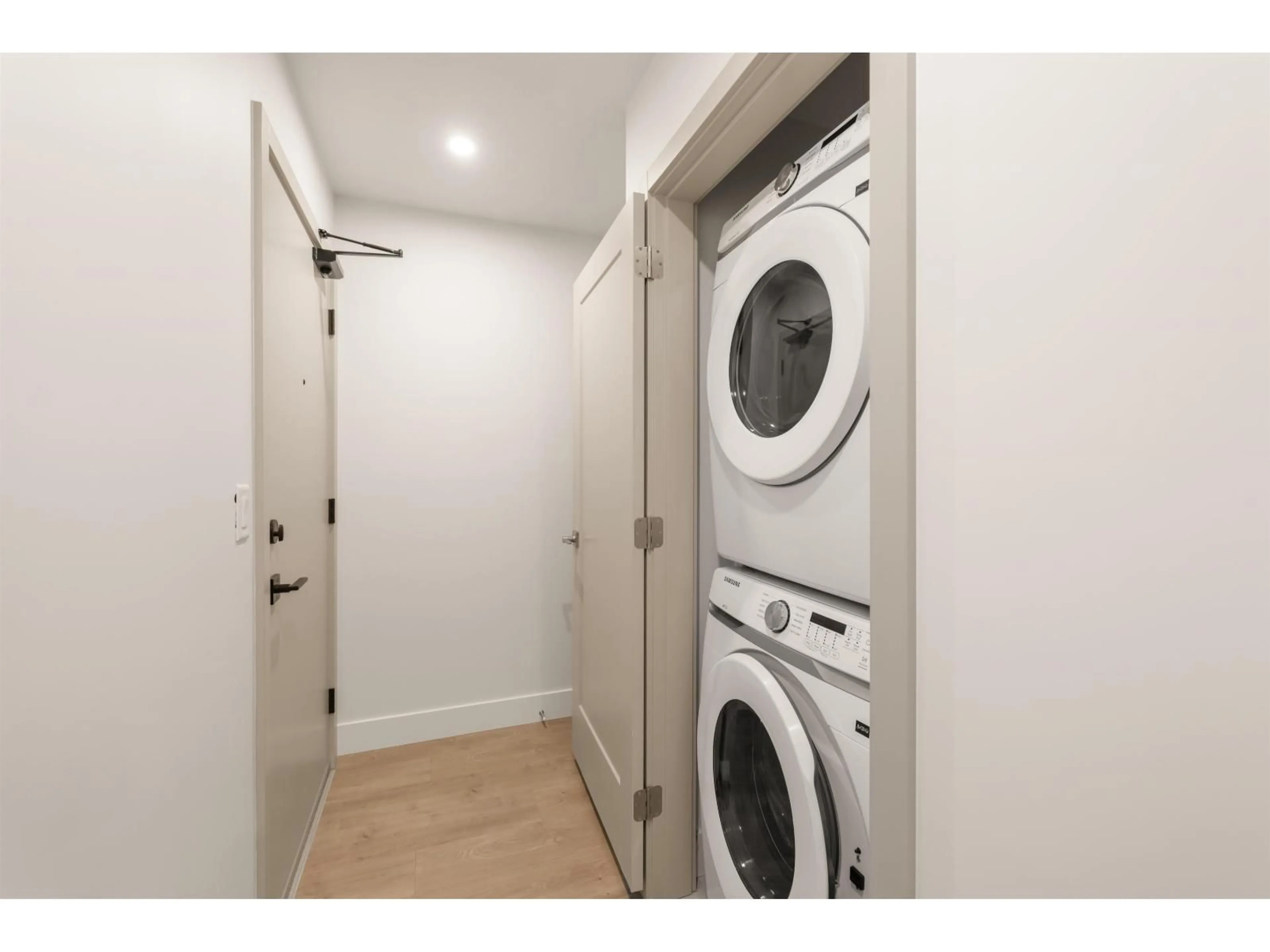 Laundry room for 208 - 32528 SIMON AVENUE, Abbotsford British Columbia V0V0V0