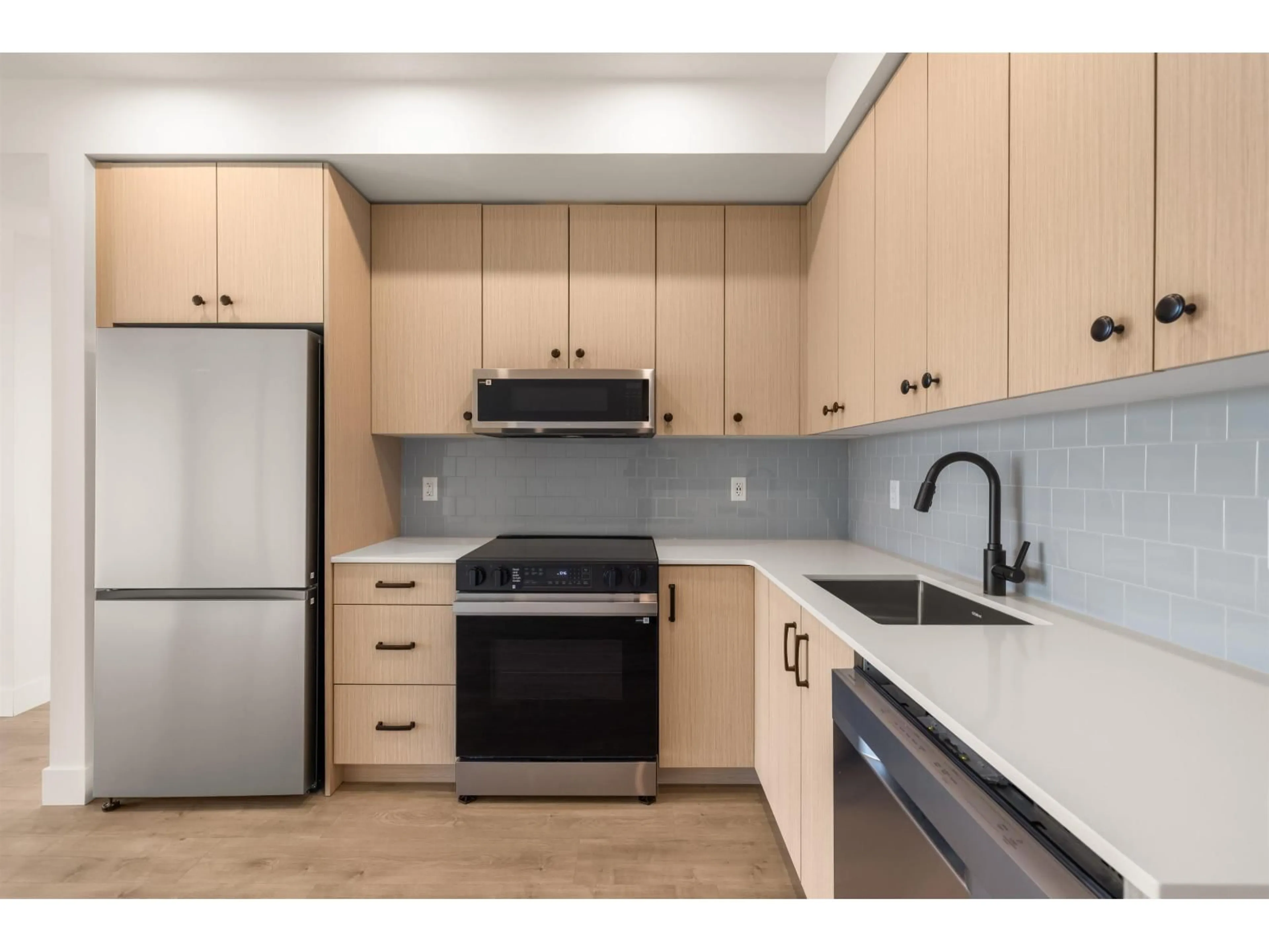 Standard kitchen, unknown for 208 - 32528 SIMON AVENUE, Abbotsford British Columbia V0V0V0