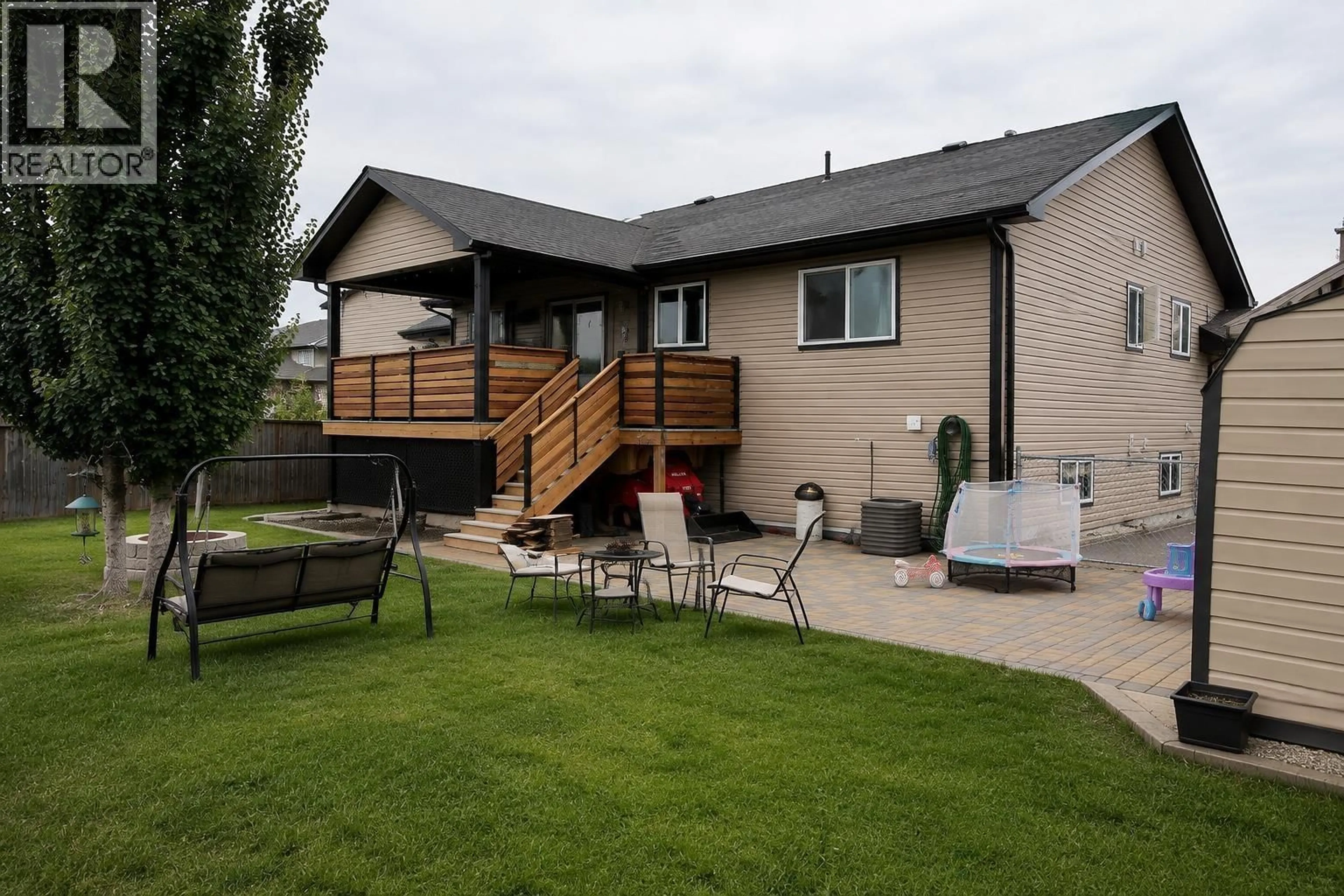 Patio, unknown for 9720 118 AVENUE, Fort St. John British Columbia V1J0E9