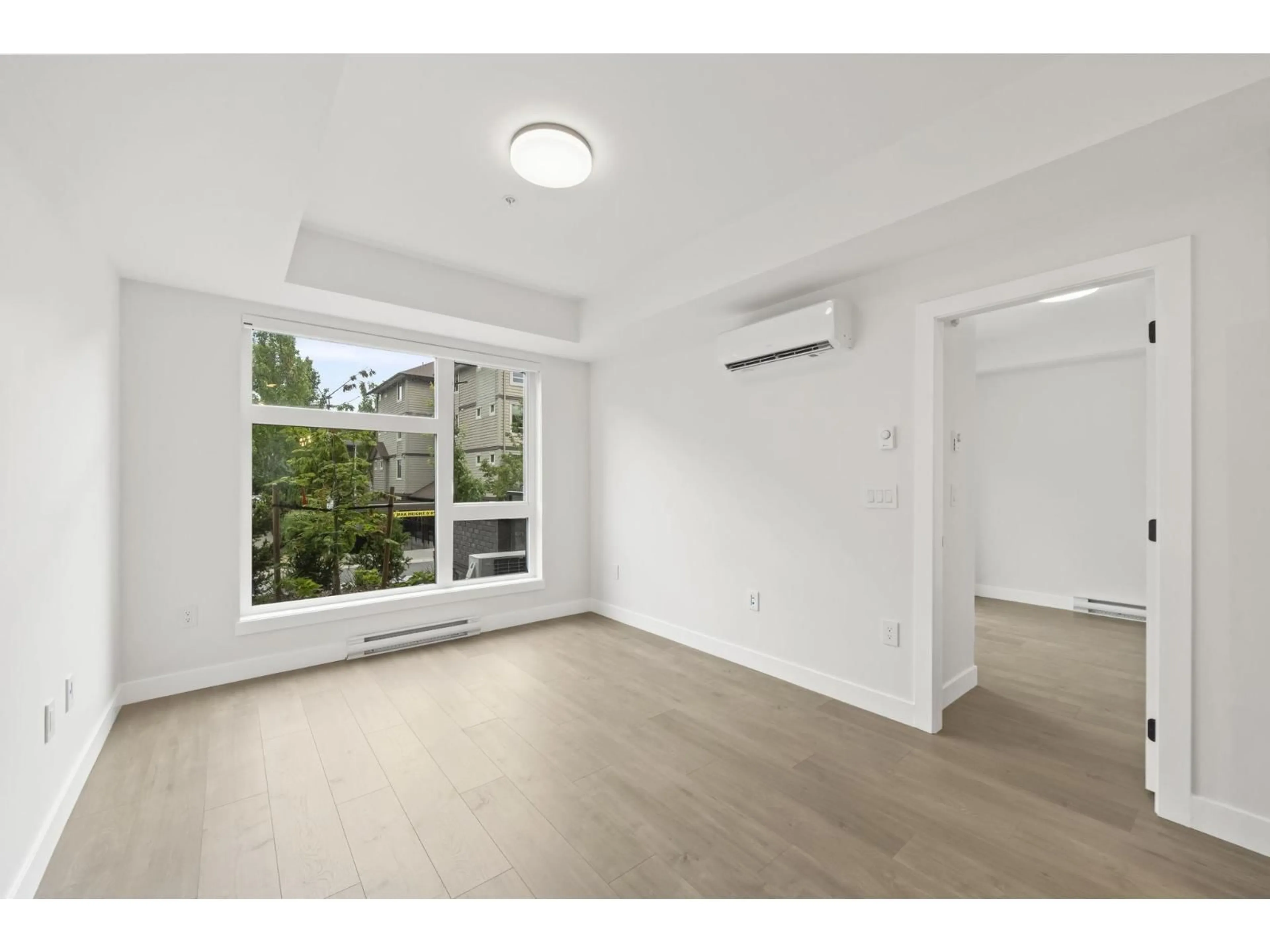 A pic of a room for 103 - 15353 17 AVENUE, Surrey British Columbia V4A1T8