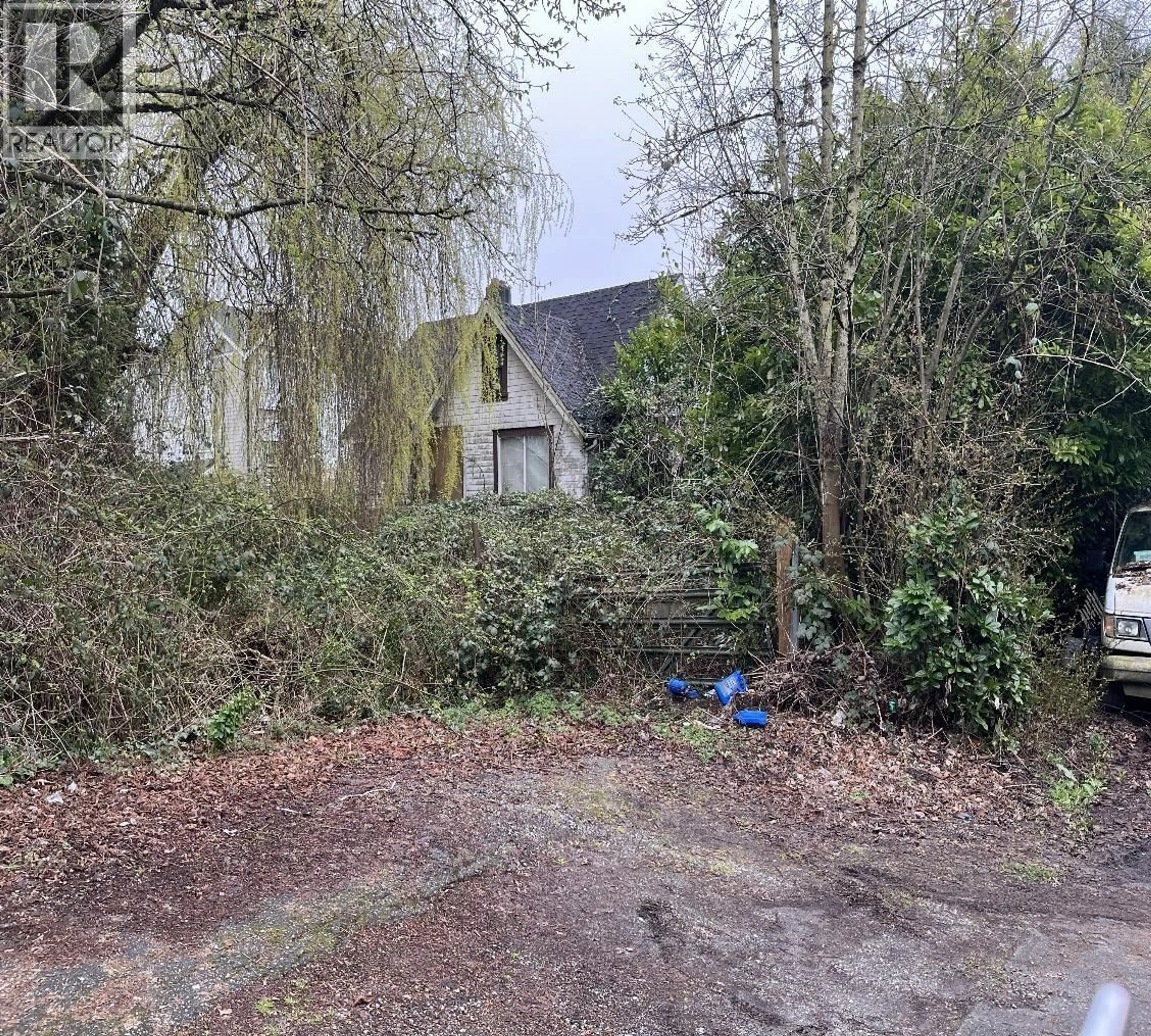 A pic from outside/outdoor area/front of a property/back of a property/a pic from drone, street for 9180 CAMBIE ROAD, Richmond British Columbia V6X1K4