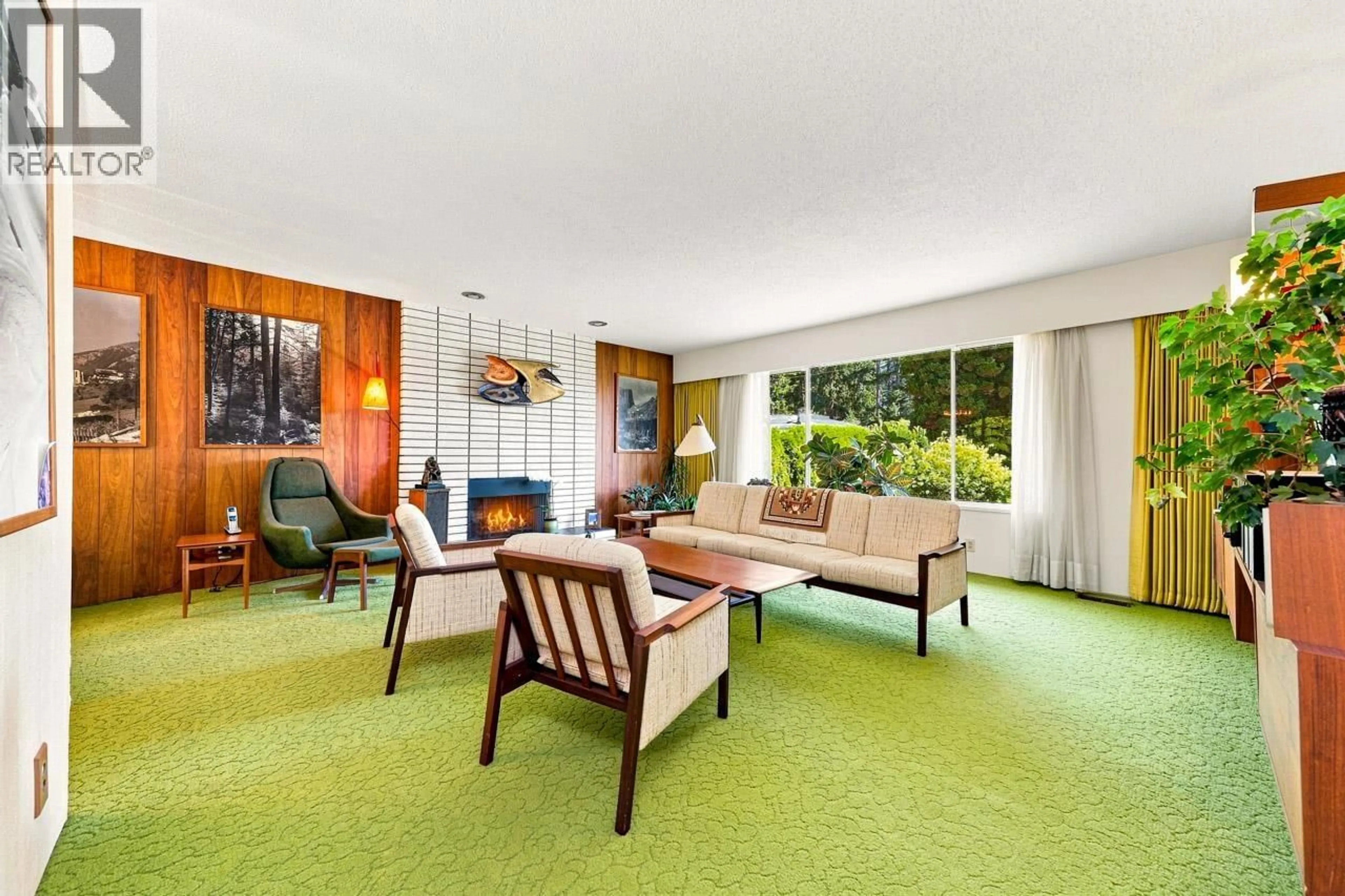 Living room with furniture, carpet floor for 1473 BERKLEY ROAD, North Vancouver British Columbia V7H1Y5