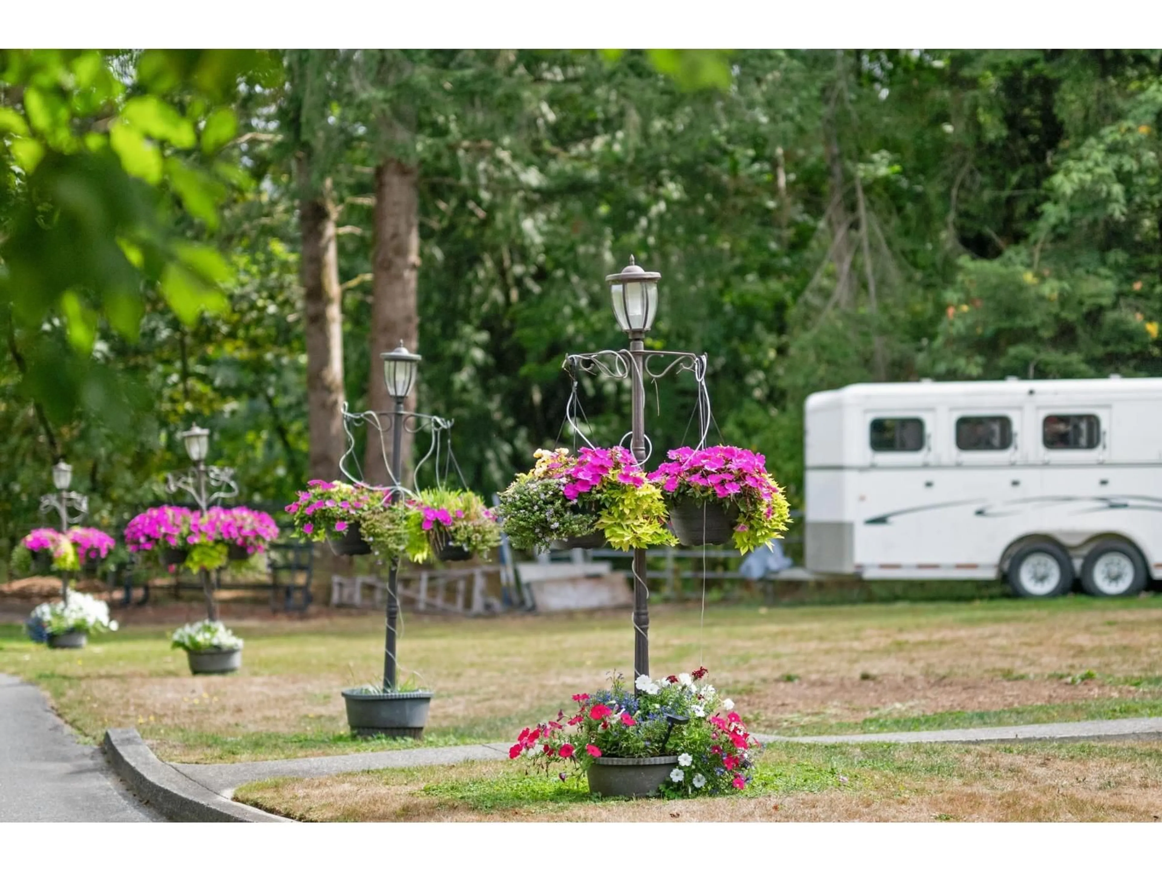 Patio, street for 7275 253 STREET, Langley British Columbia V4W1V1