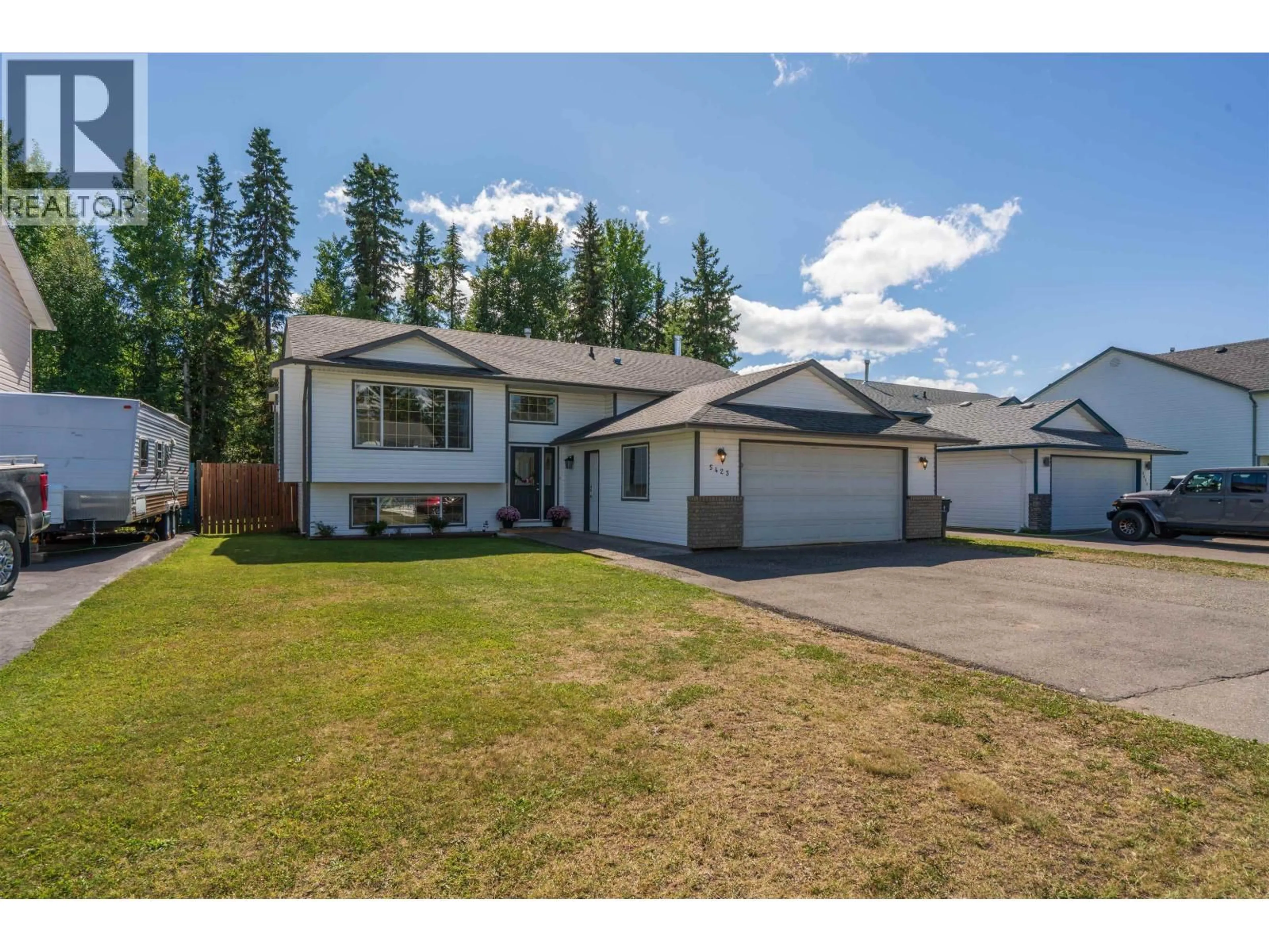 A pic from outside/outdoor area/front of a property/back of a property/a pic from drone, street for 5423 WOODOAK CRESCENT, Prince George British Columbia V2K5A6