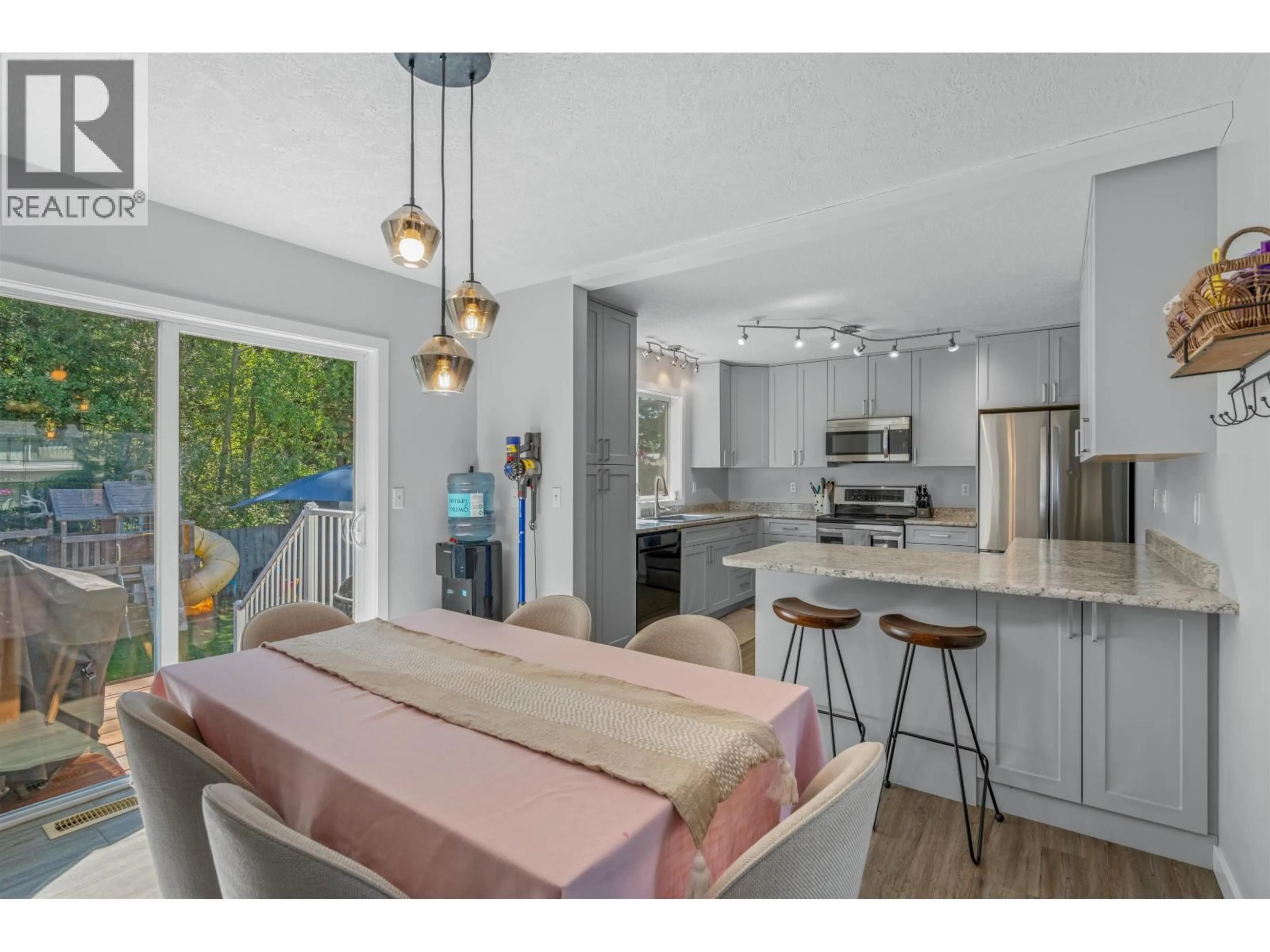 Open concept kitchen, unknown for 5423 WOODOAK CRESCENT, Prince George British Columbia V2K5A6