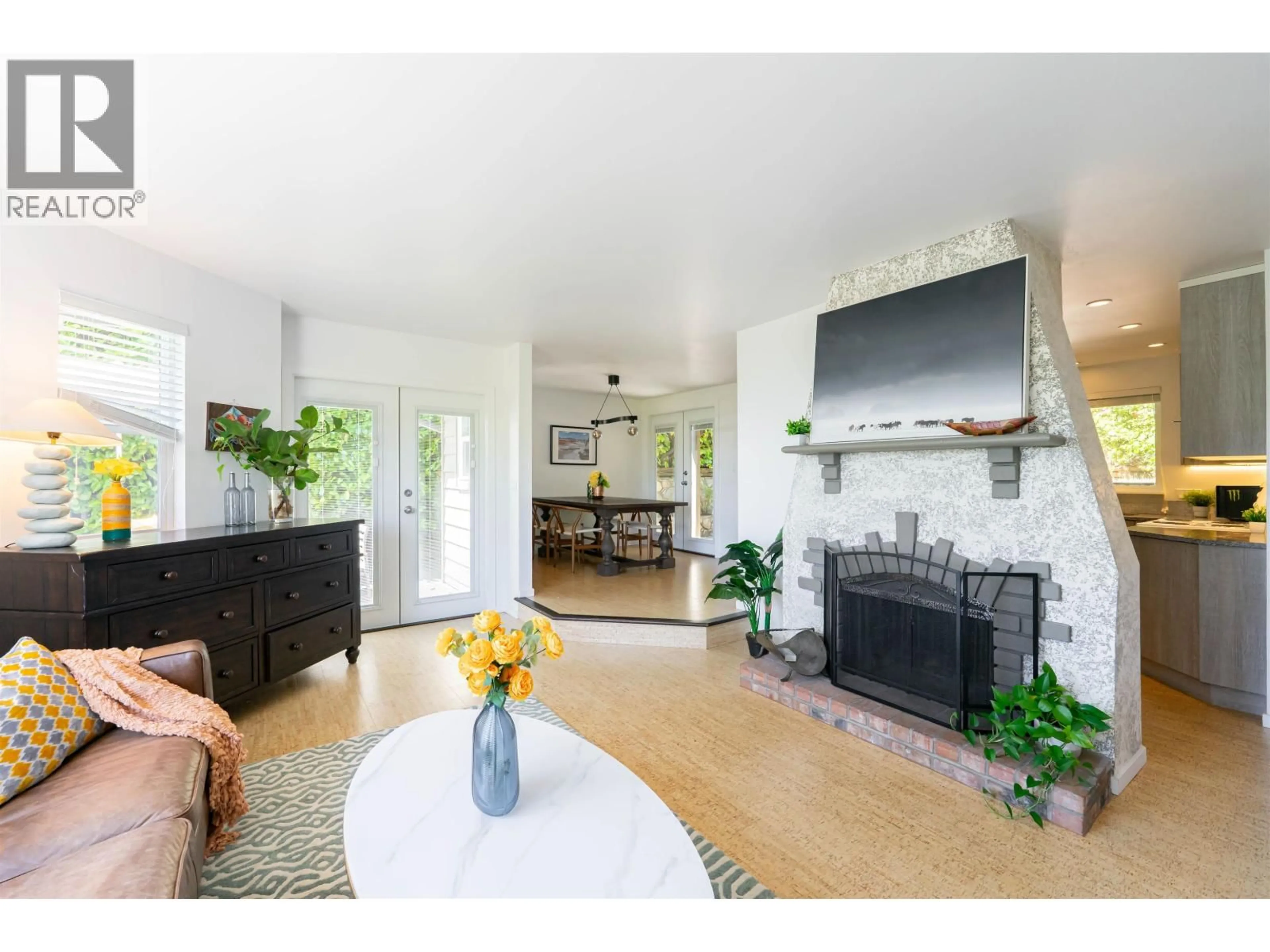 Unknown for 3341 MARINE DRIVE, West Vancouver British Columbia V7V1M8