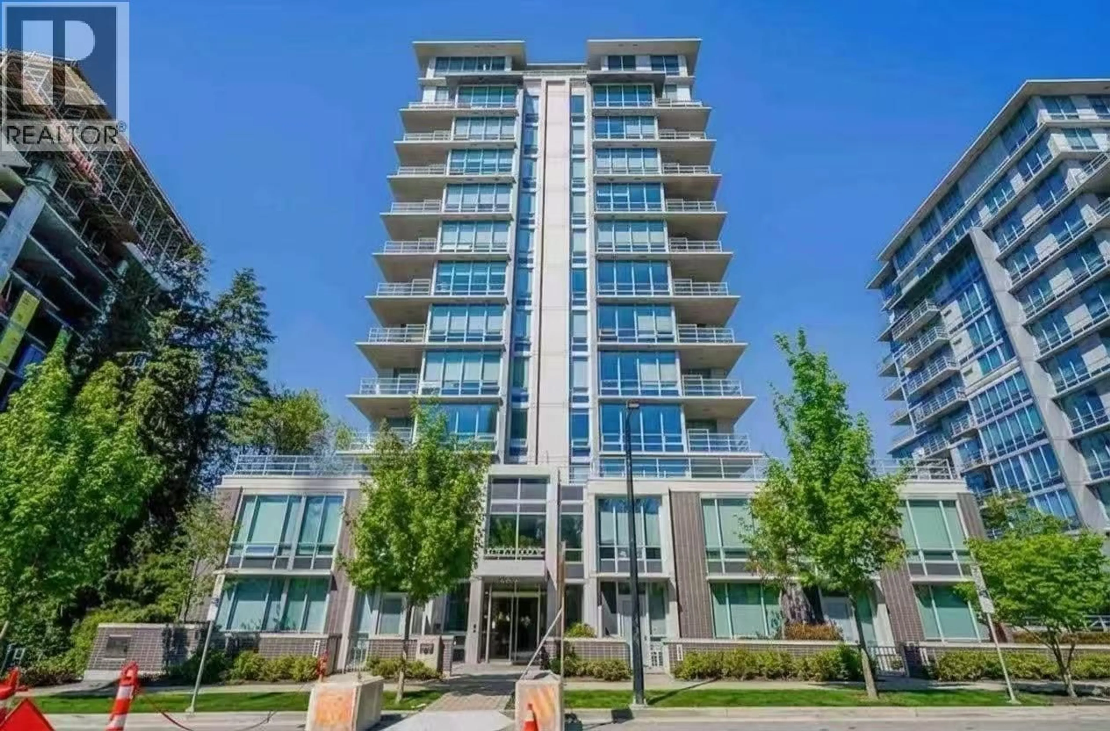 Indoor foyer for 309 - 9060 UNIVERSITY CRESCENT, Burnaby British Columbia V5A0E1