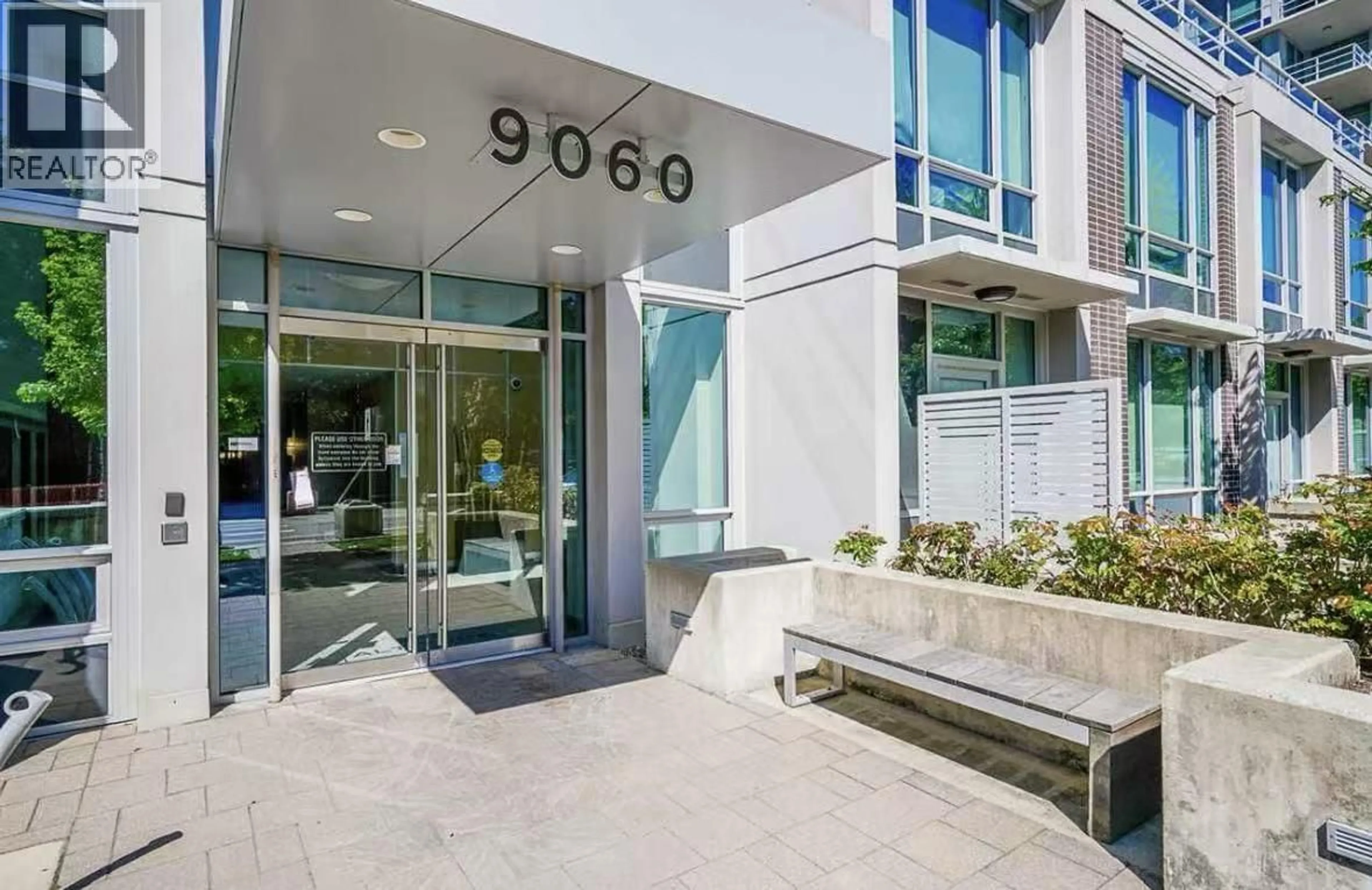 Indoor foyer for 309 - 9060 UNIVERSITY CRESCENT, Burnaby British Columbia V5A0E1