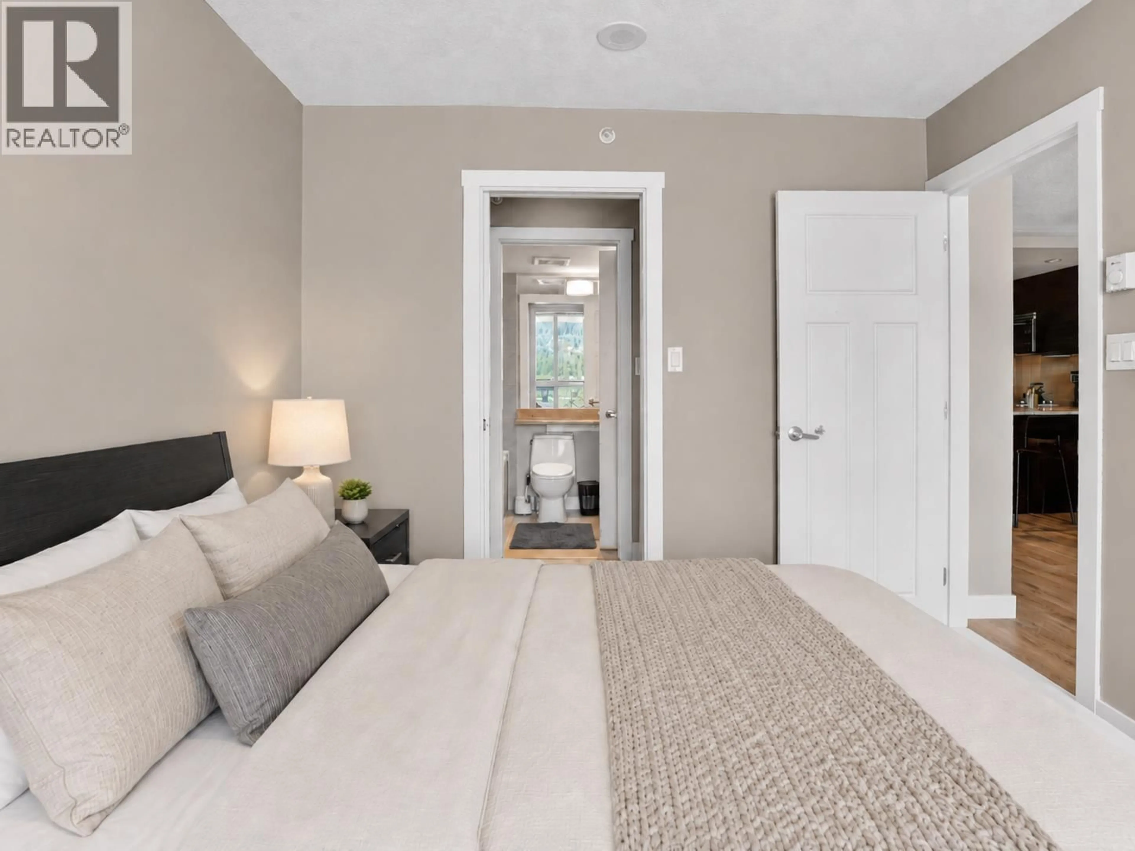 Bedroom with bed, unknown for 2102 - 2978 GLEN DRIVE, Coquitlam British Columbia V3B0C3