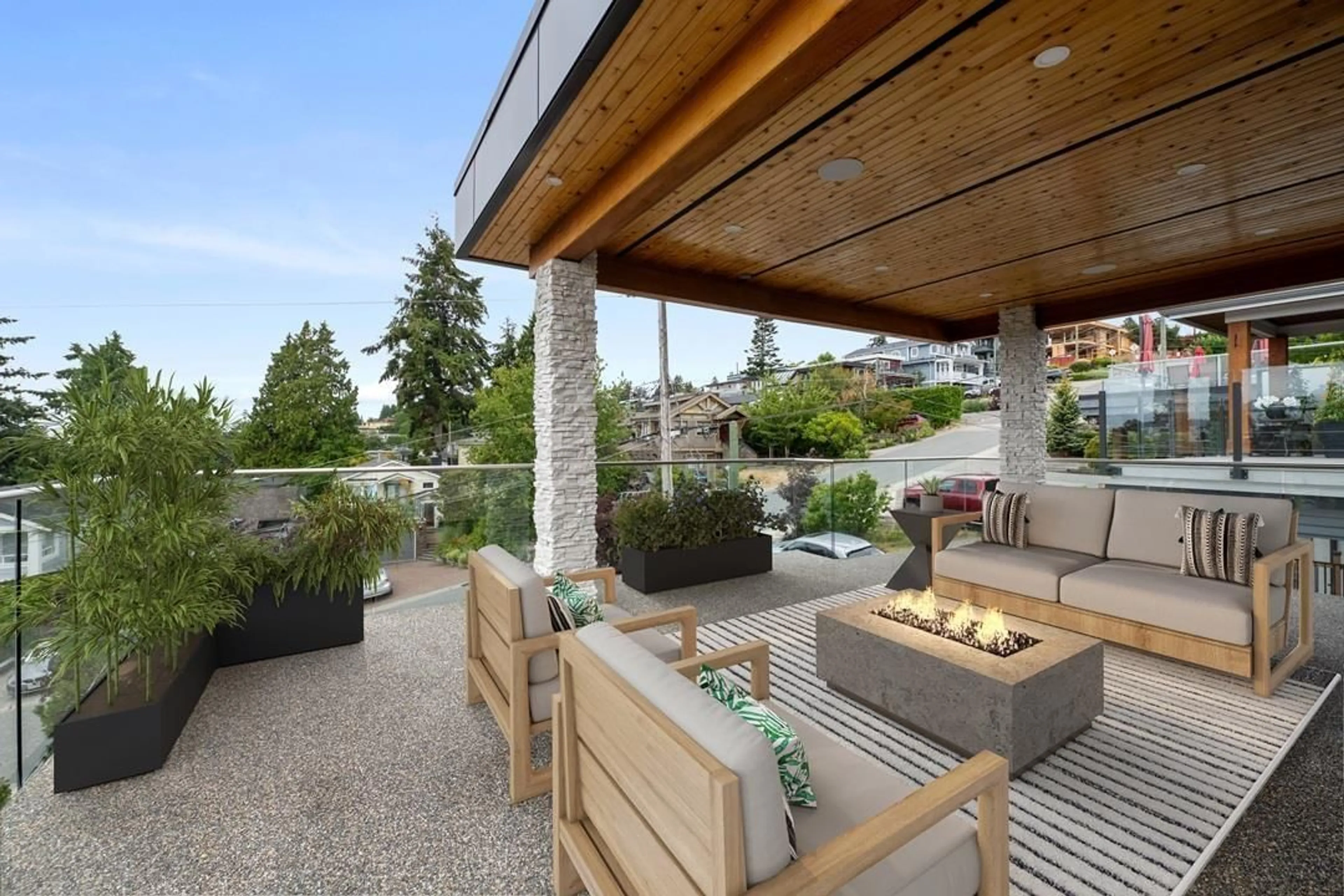 Patio, mountain view for 952 PARKER STREET, White Rock British Columbia V4B4R4
