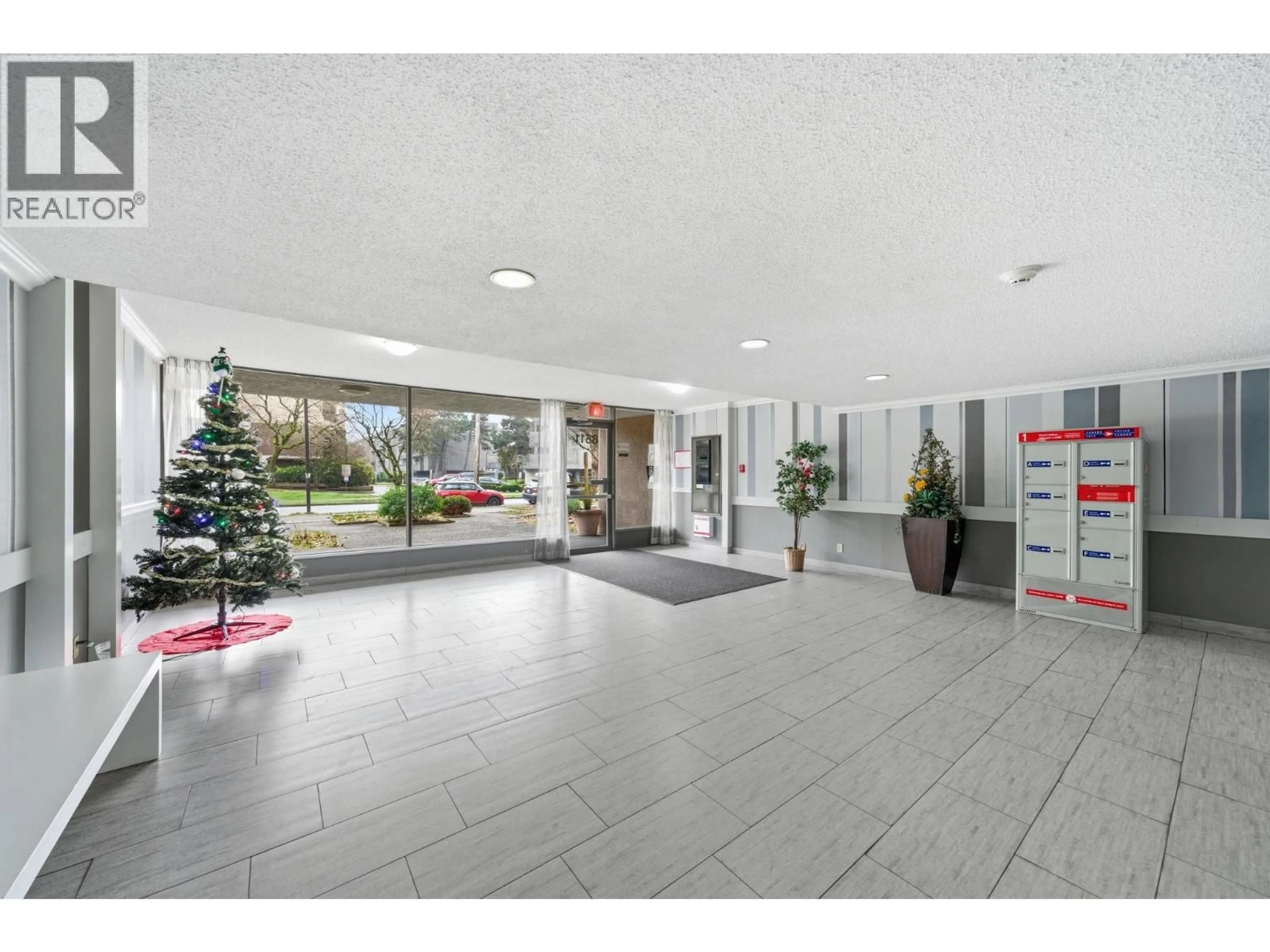 Indoor foyer for 121 - 8511 ACKROYD ROAD, Richmond British Columbia V6X3E7