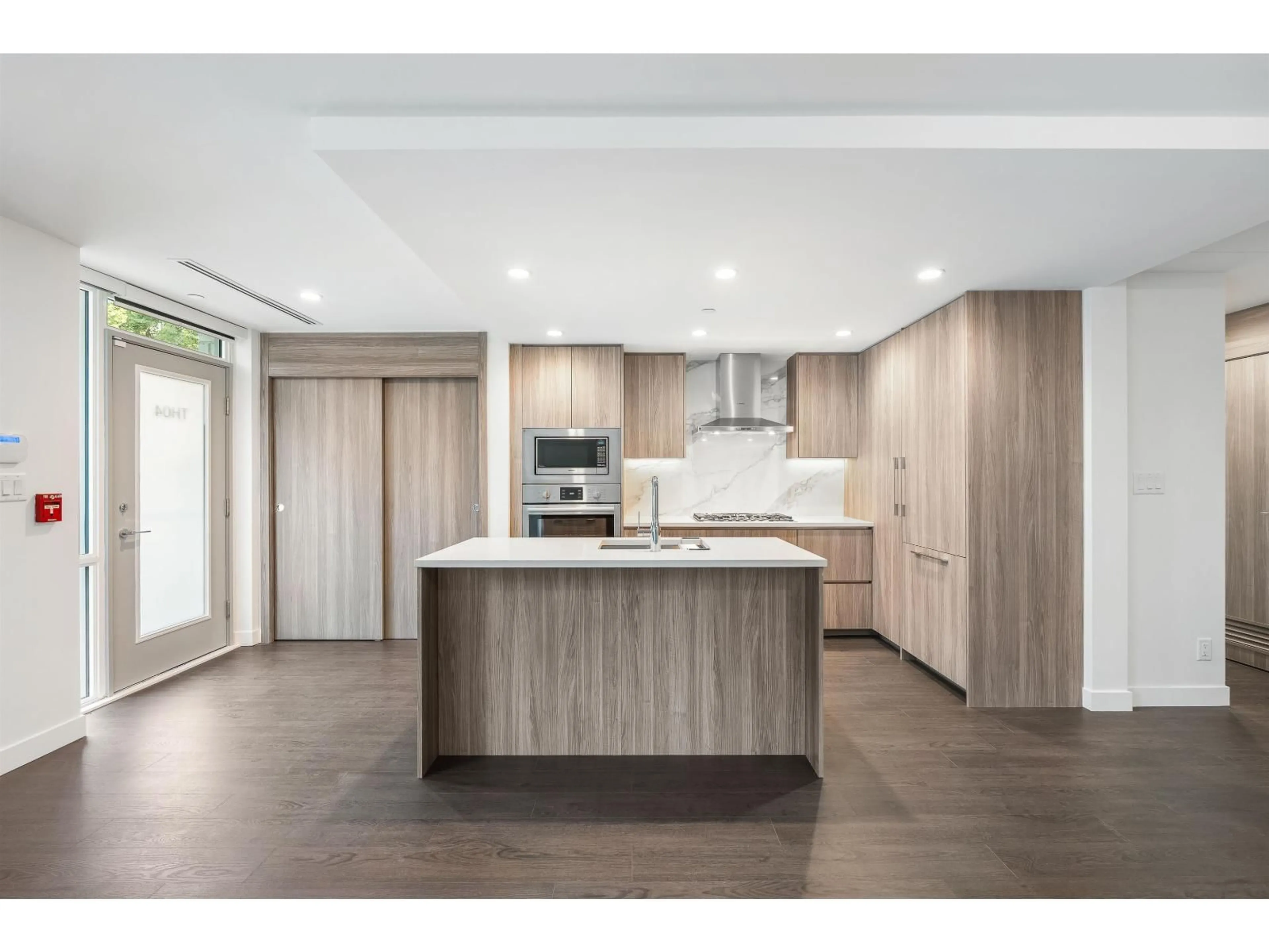 Open concept kitchen, wood/laminate floor for TH4 - 13778 100 AVENUE, Surrey British Columbia V3T0V2