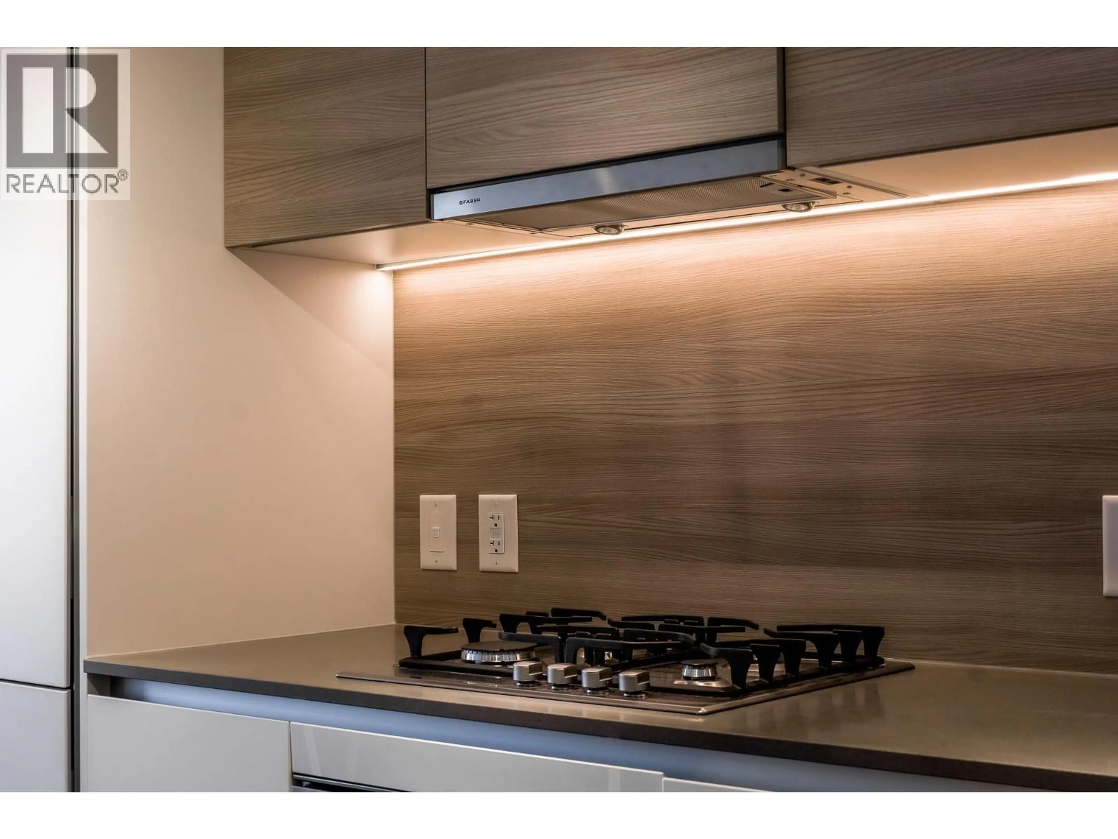 Standard kitchen, wood/laminate floor for 1312 - 908 QUAYSIDE DRIVE, New Westminster British Columbia V3M0L4
