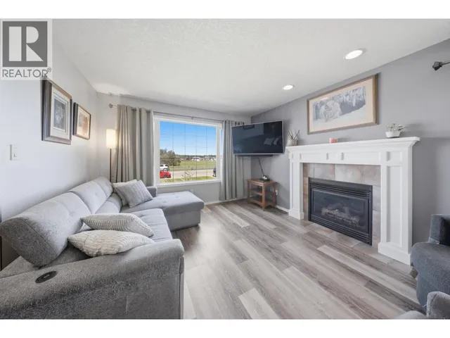9715 114A AVENUE, Fort St. John 5