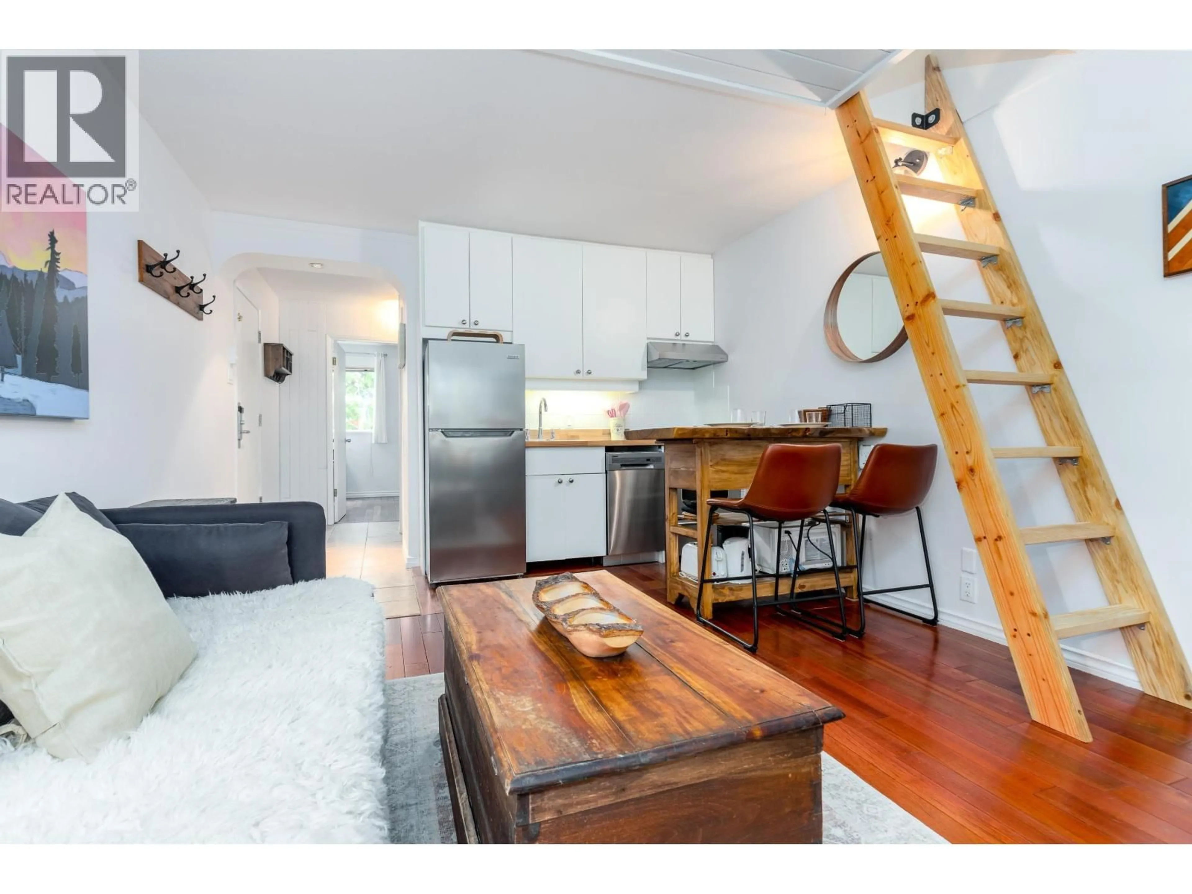 Open concept kitchen, wood/laminate floor for 4 - 2247 SAPPORO DRIVE, Whistler British Columbia V8E0B5