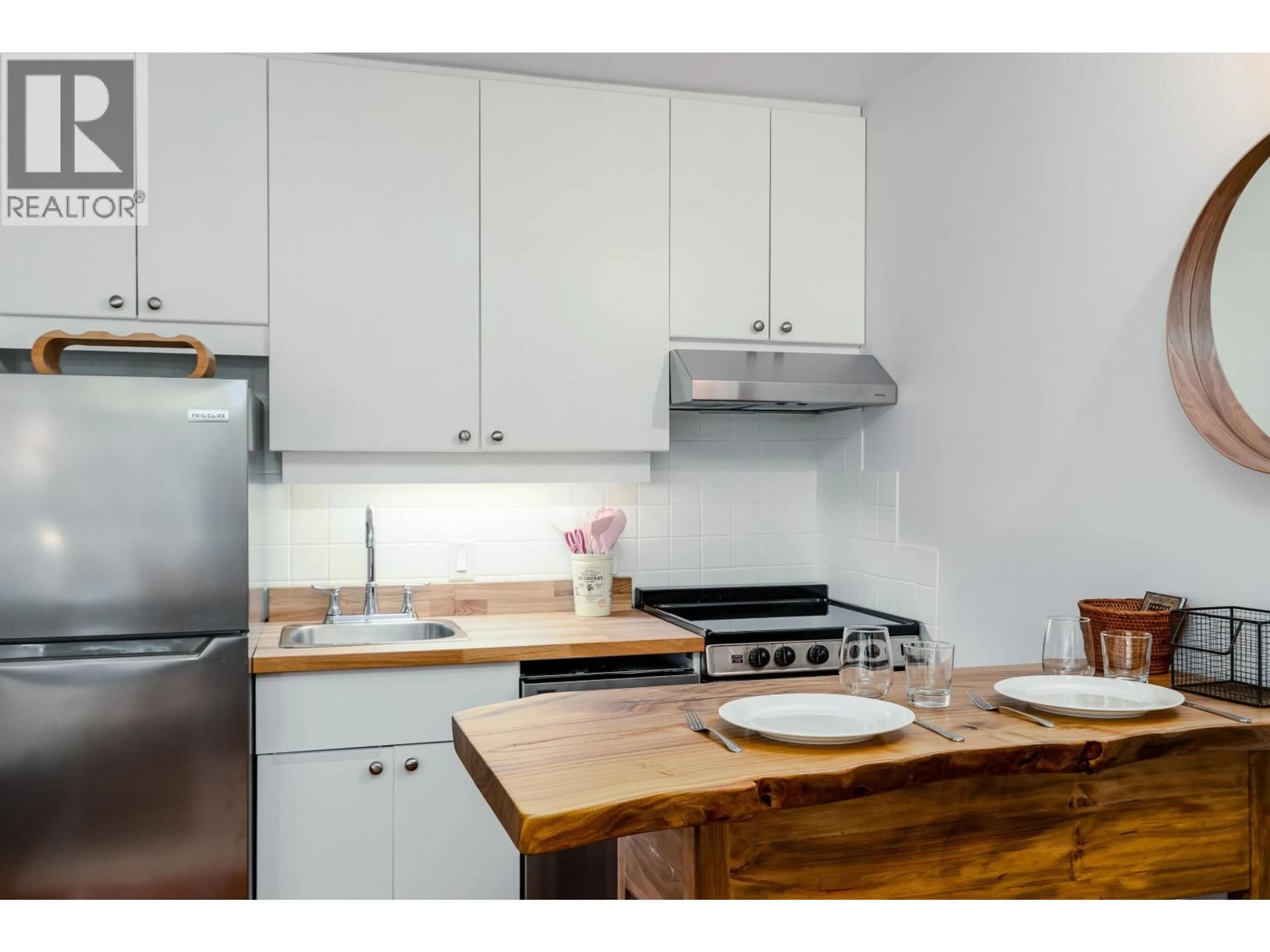 Standard kitchen, wood/laminate floor for 4 - 2247 SAPPORO DRIVE, Whistler British Columbia V8E0B5