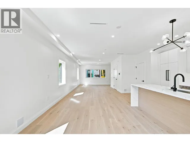 6162 GRANVILLE STREET, Vancouver 3