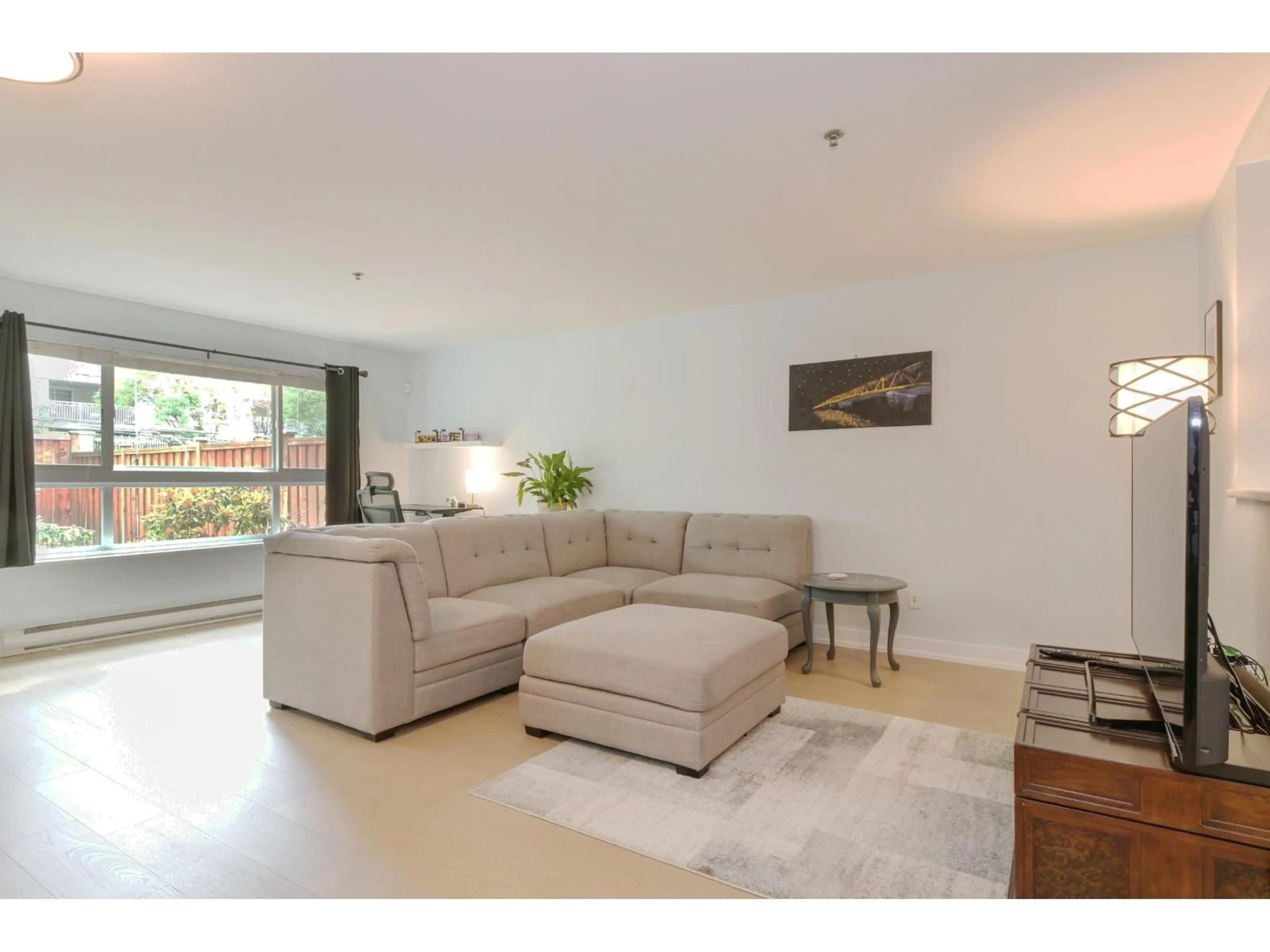 Living room with furniture, unknown for 106 - 19721 64 AVENUE, Langley British Columbia V2Y1L1
