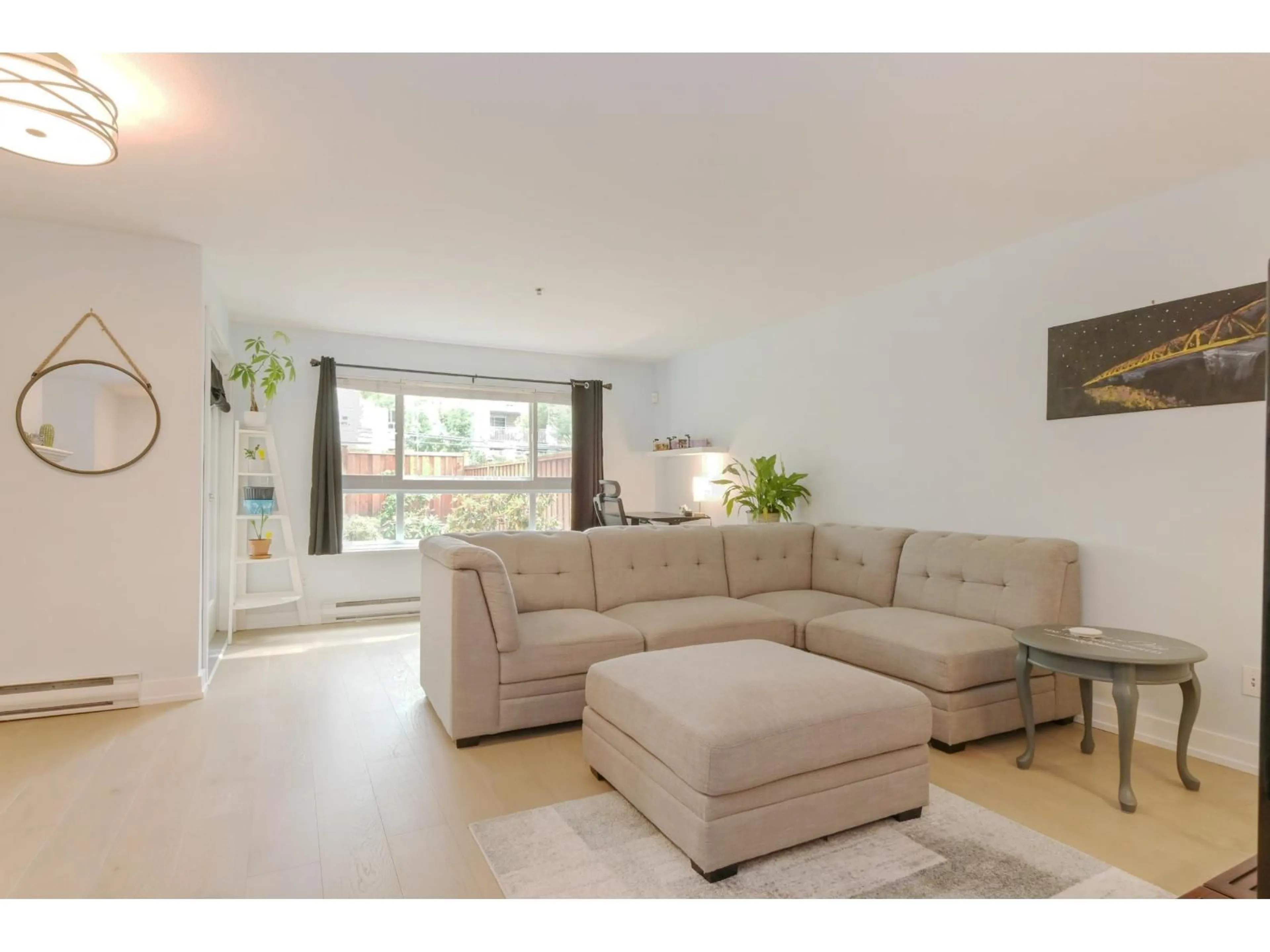 Living room with furniture, unknown for 106 - 19721 64 AVENUE, Langley British Columbia V2Y1L1