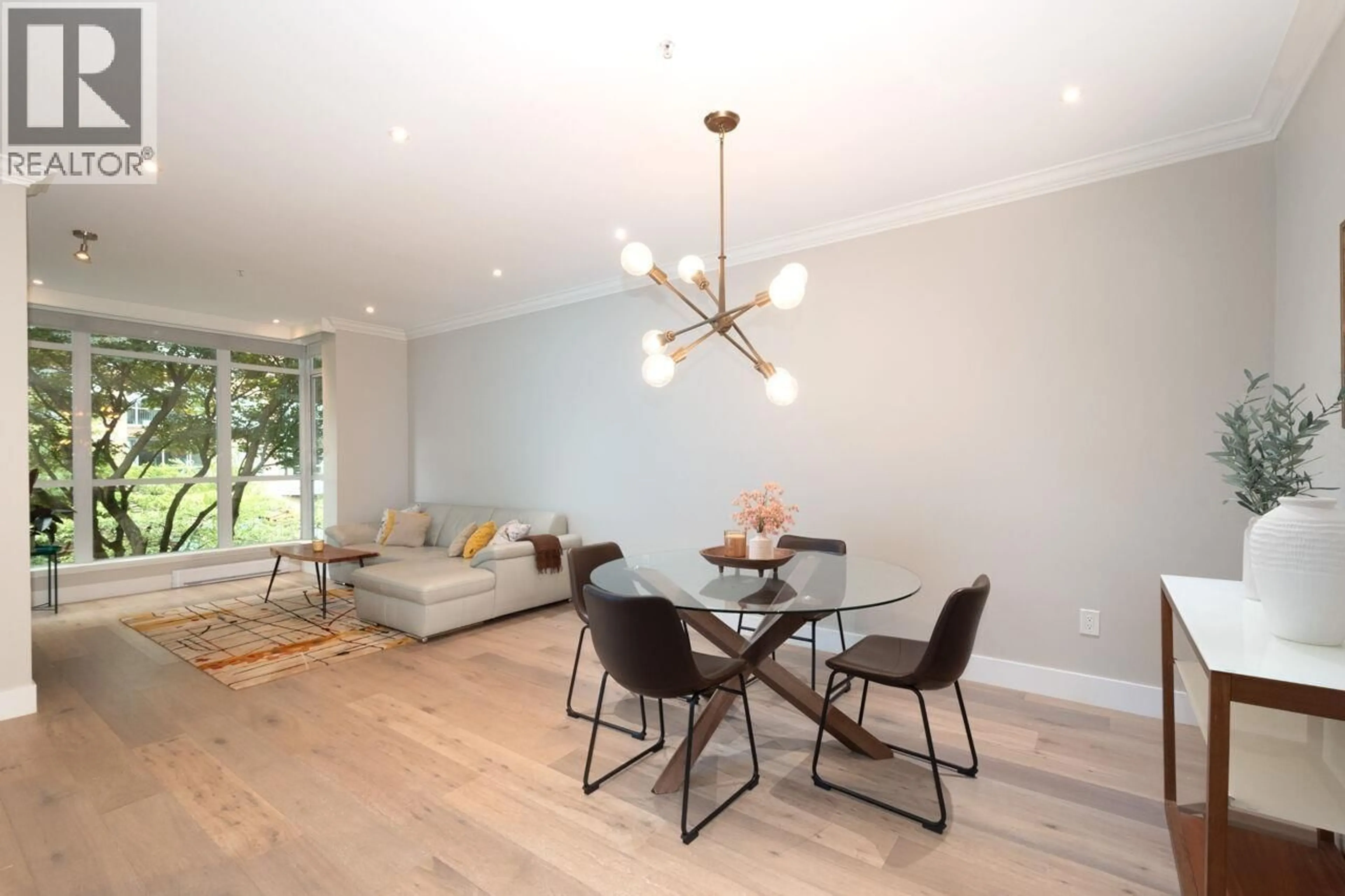 Dining room, wood/laminate floor for 1268 QUEBEC STREET, Vancouver British Columbia V6A4G7