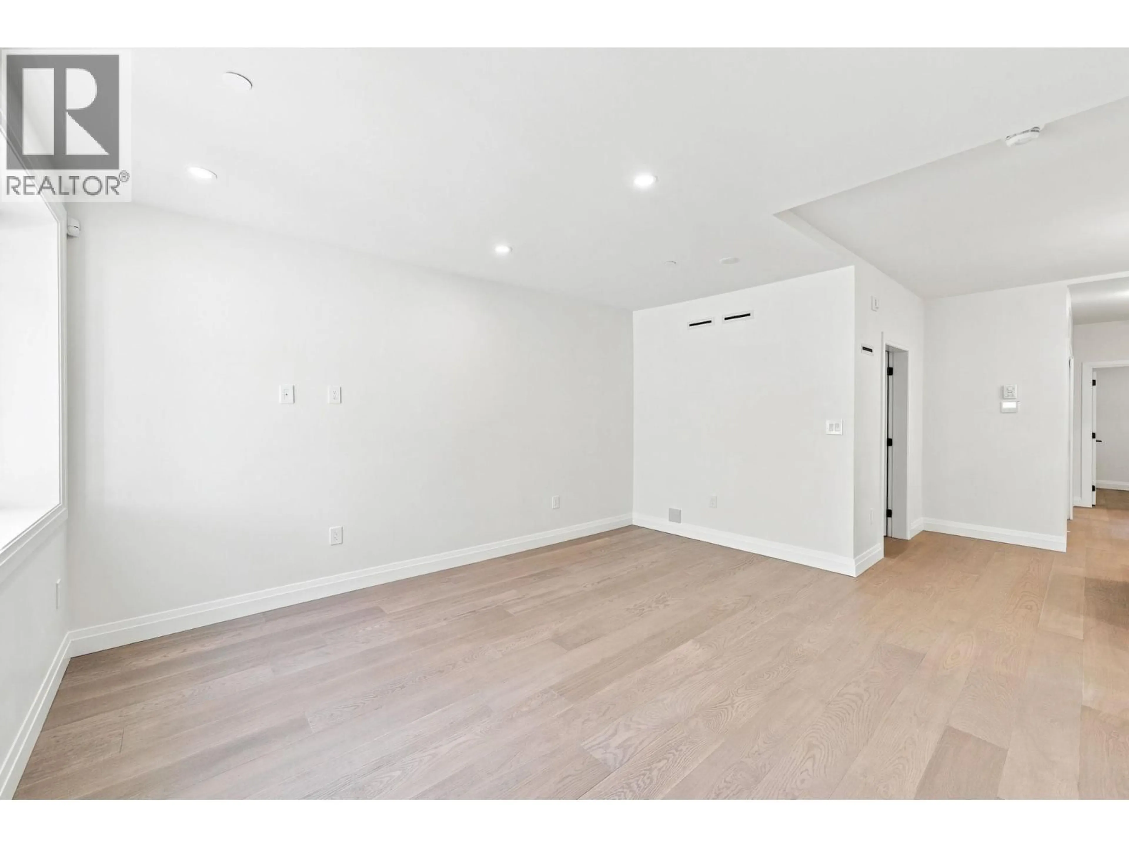 A pic of a room for 6166 GRANVILLE STREET, Vancouver British Columbia V6M3E3