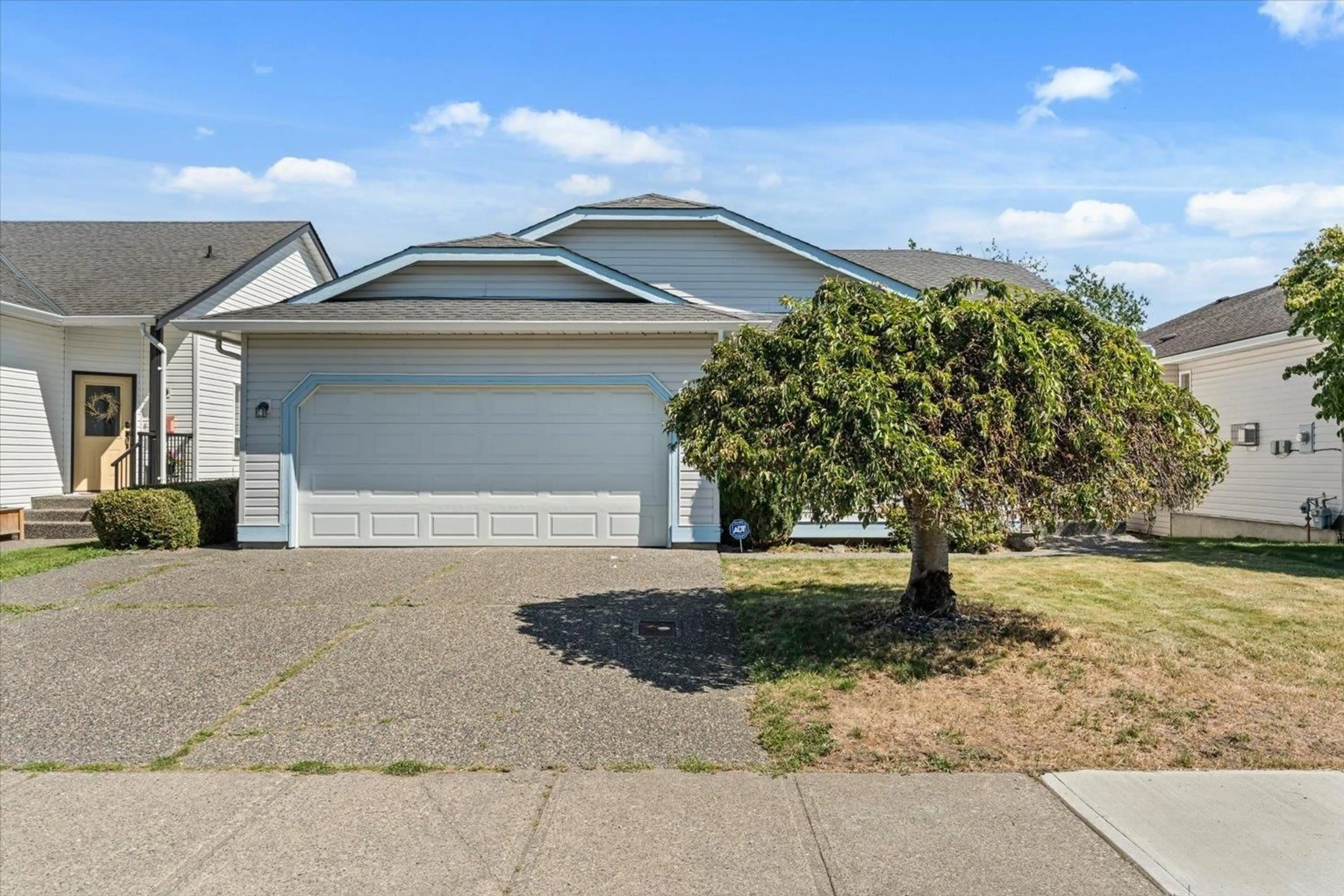 Home with vinyl exterior material, street for 44669 MONTE VISTA DRIVE, Chilliwack British Columbia V2R3K5